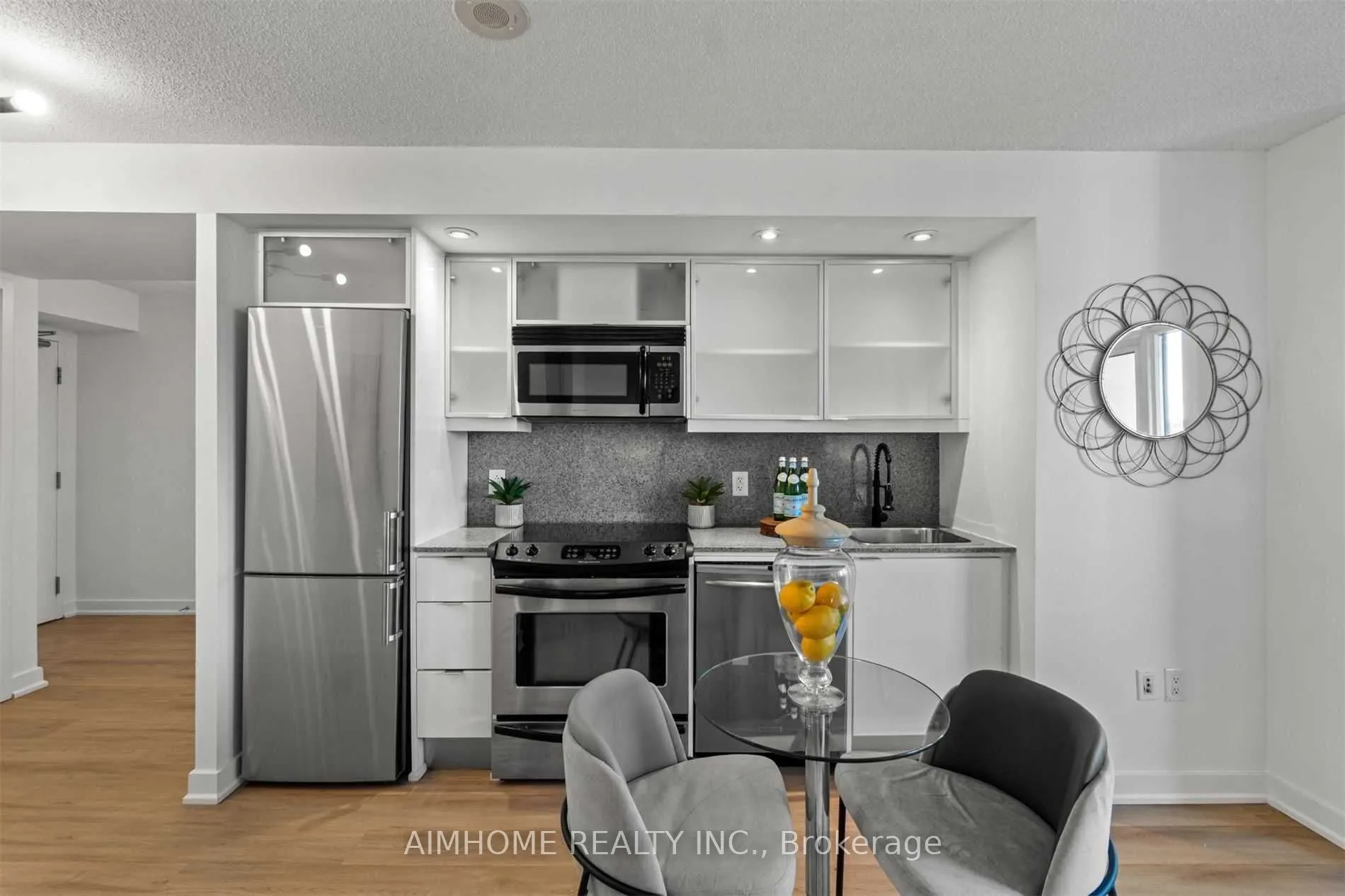 25 Telegram Mews, #4511