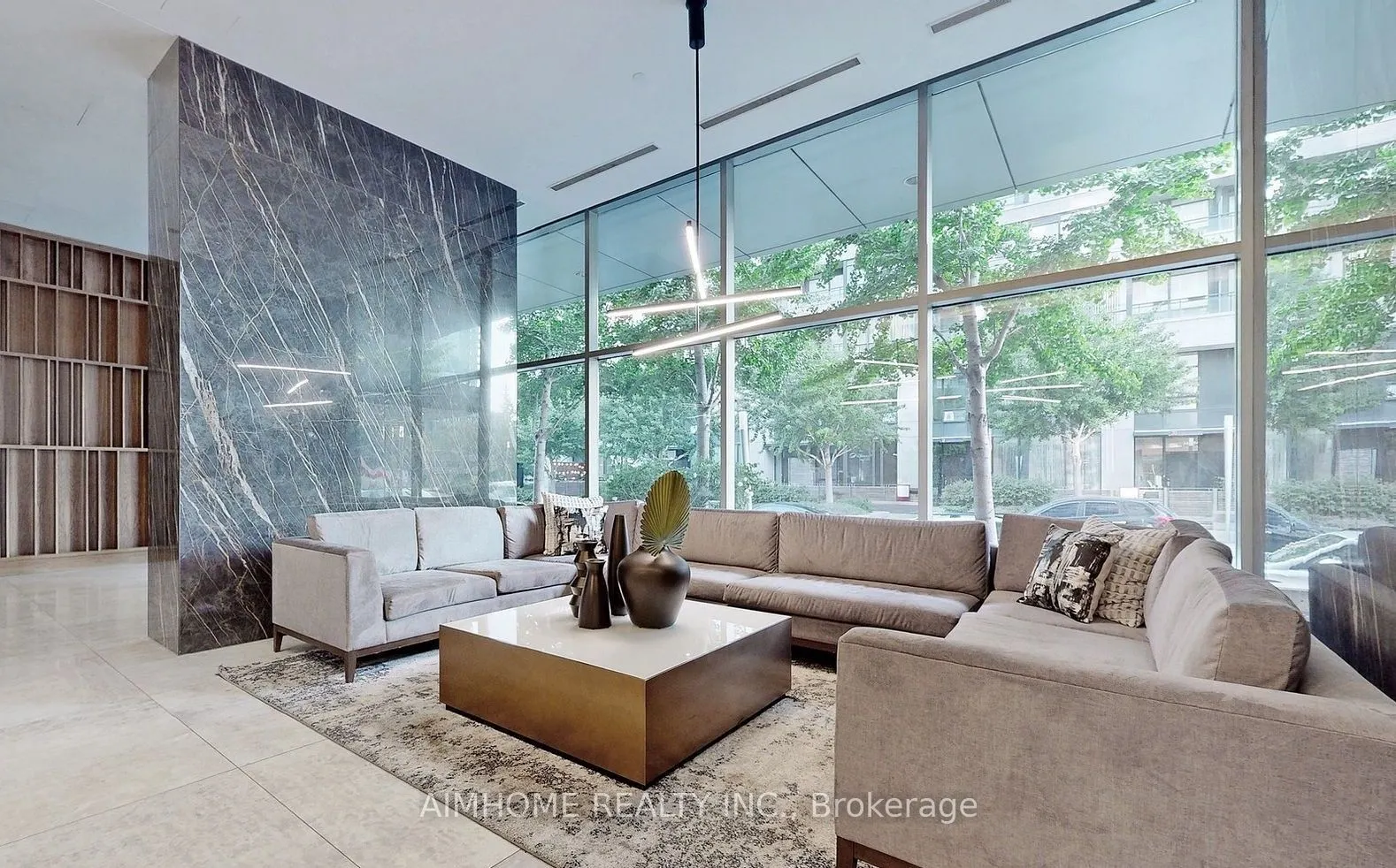 25 Telegram Mews, #4511