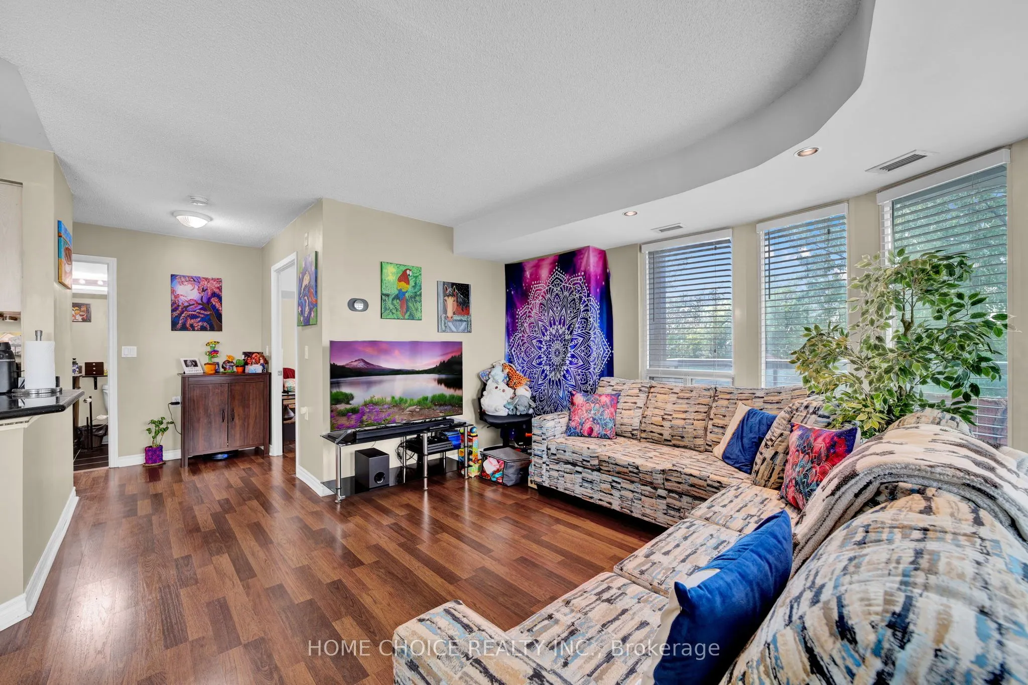 935 Sheppard Avenue W, #206