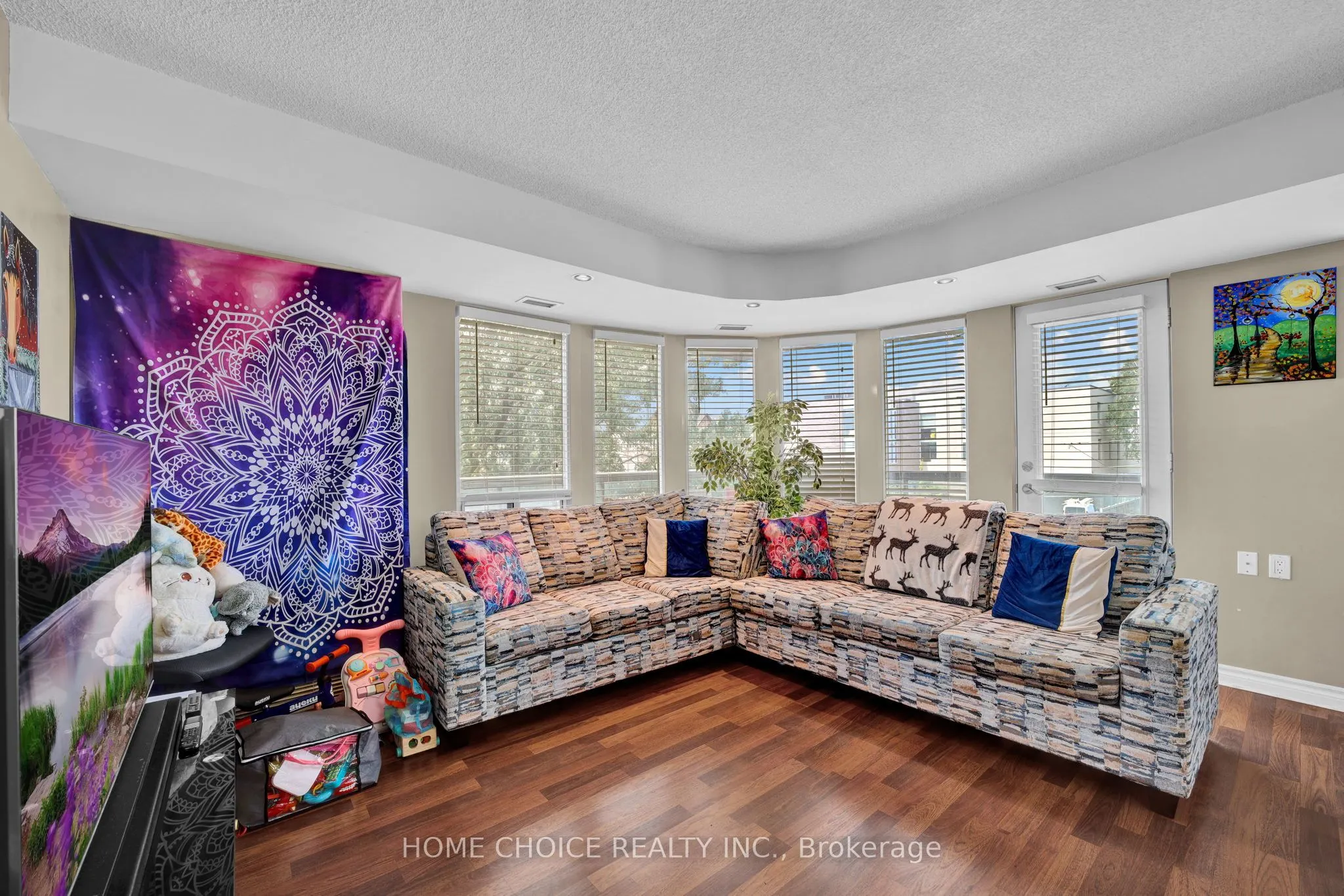 935 Sheppard Avenue W, #206