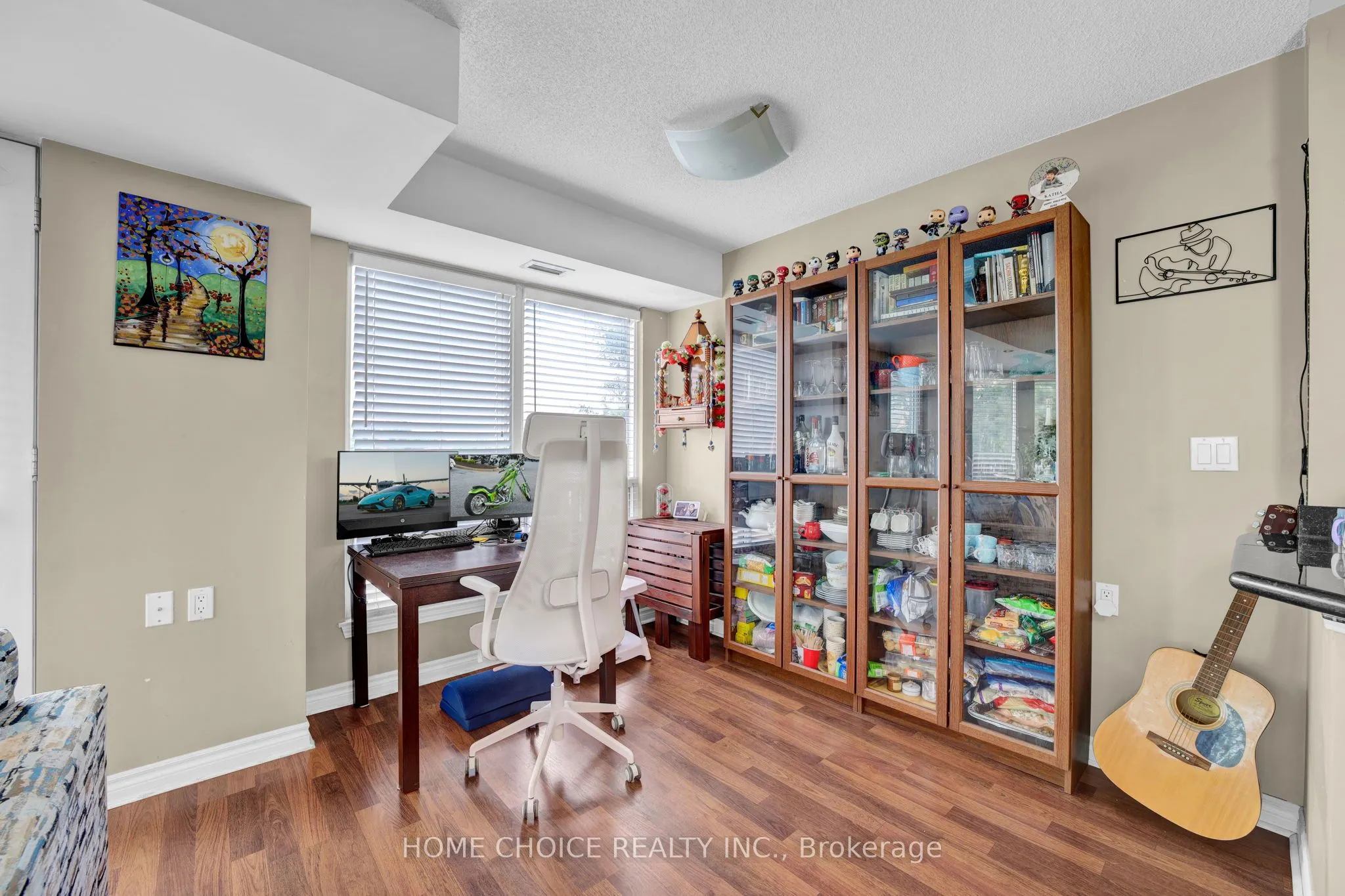 935 Sheppard Avenue W, #206