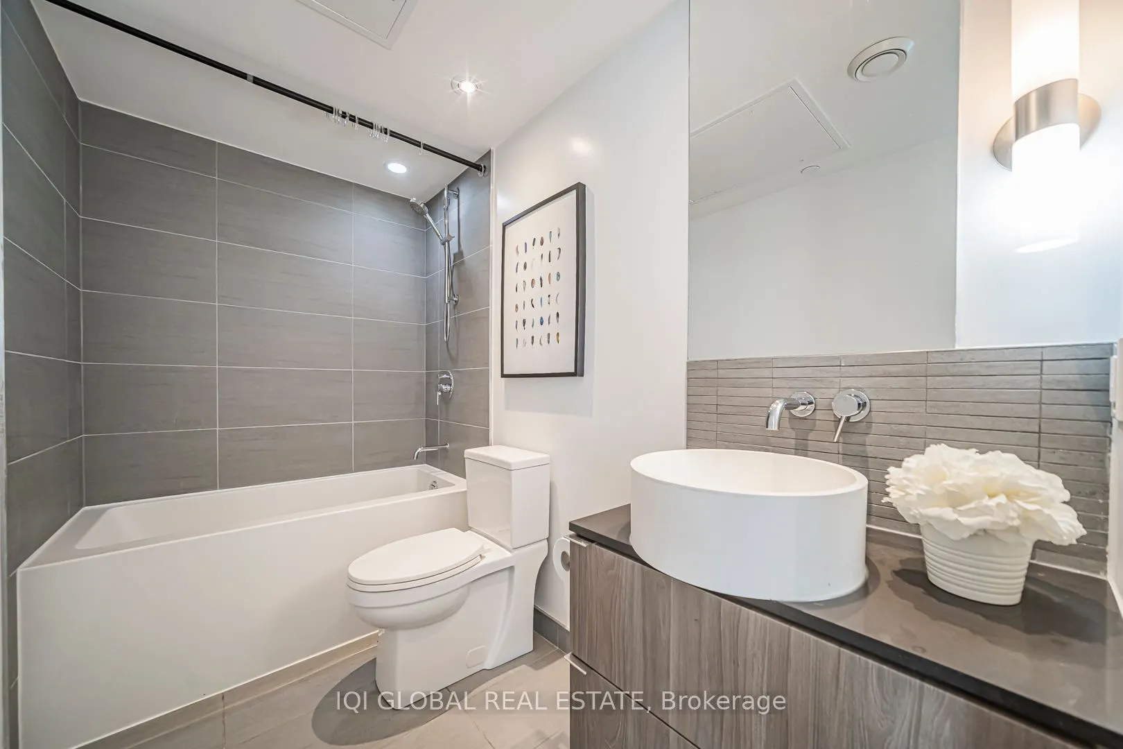 161 Roehampton Avenue, #2505