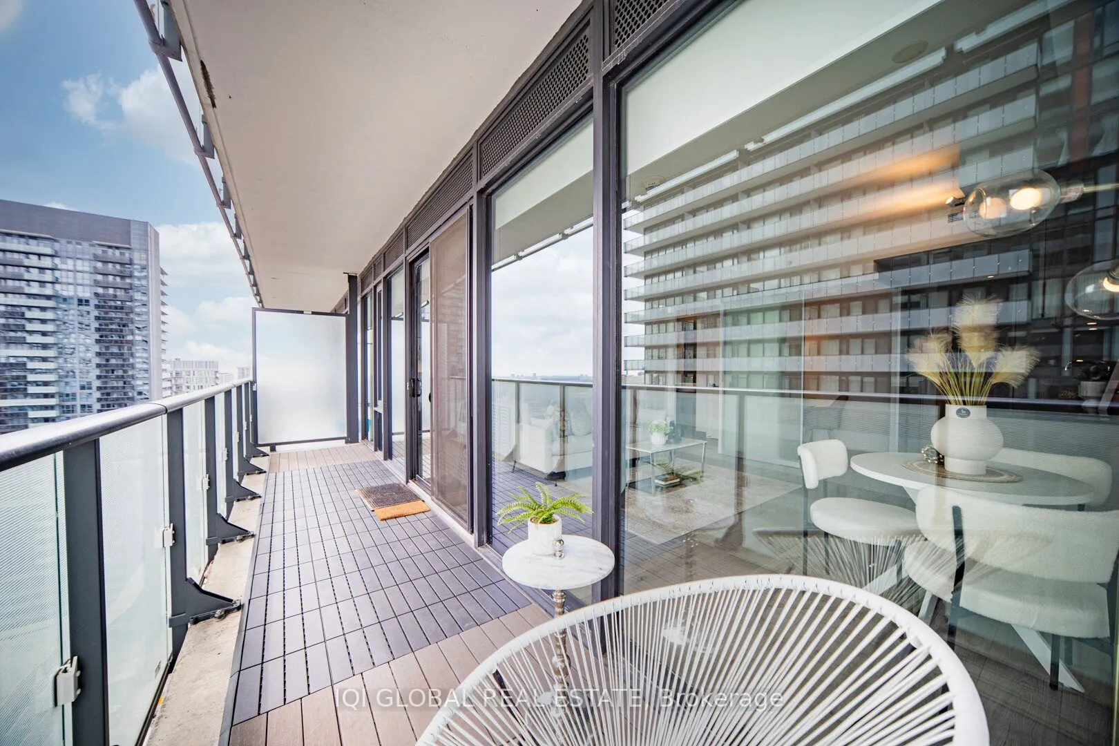 161 Roehampton Avenue, #2505