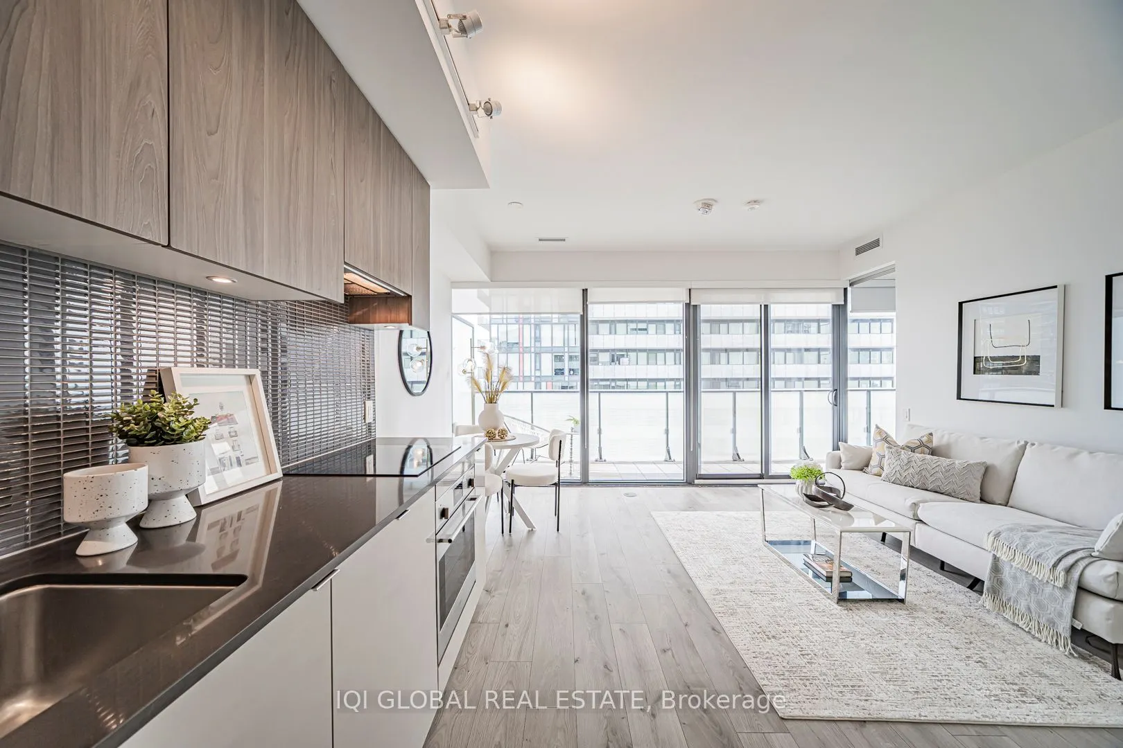 161 Roehampton Avenue, #2505