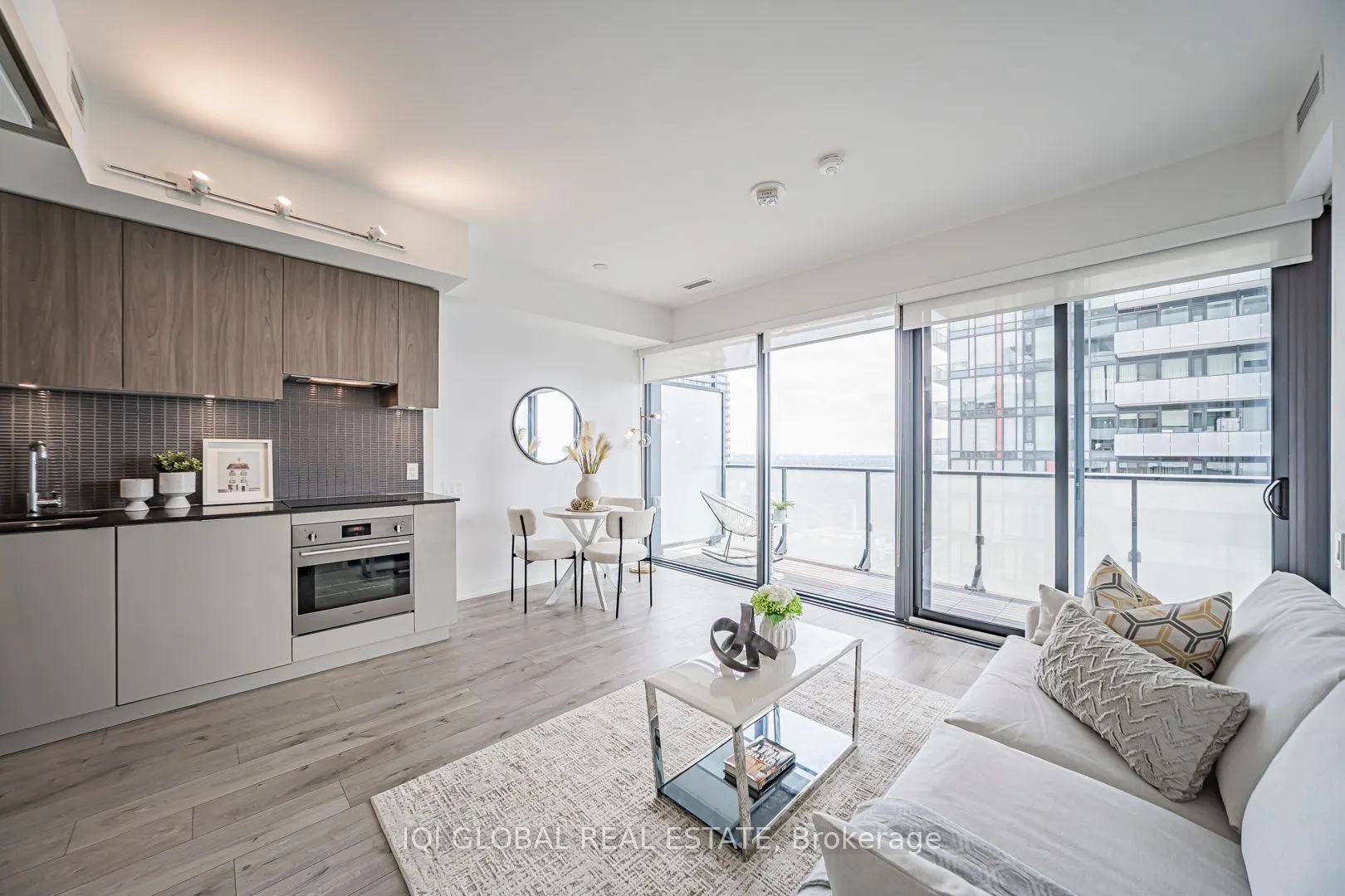161 Roehampton Avenue, #2505