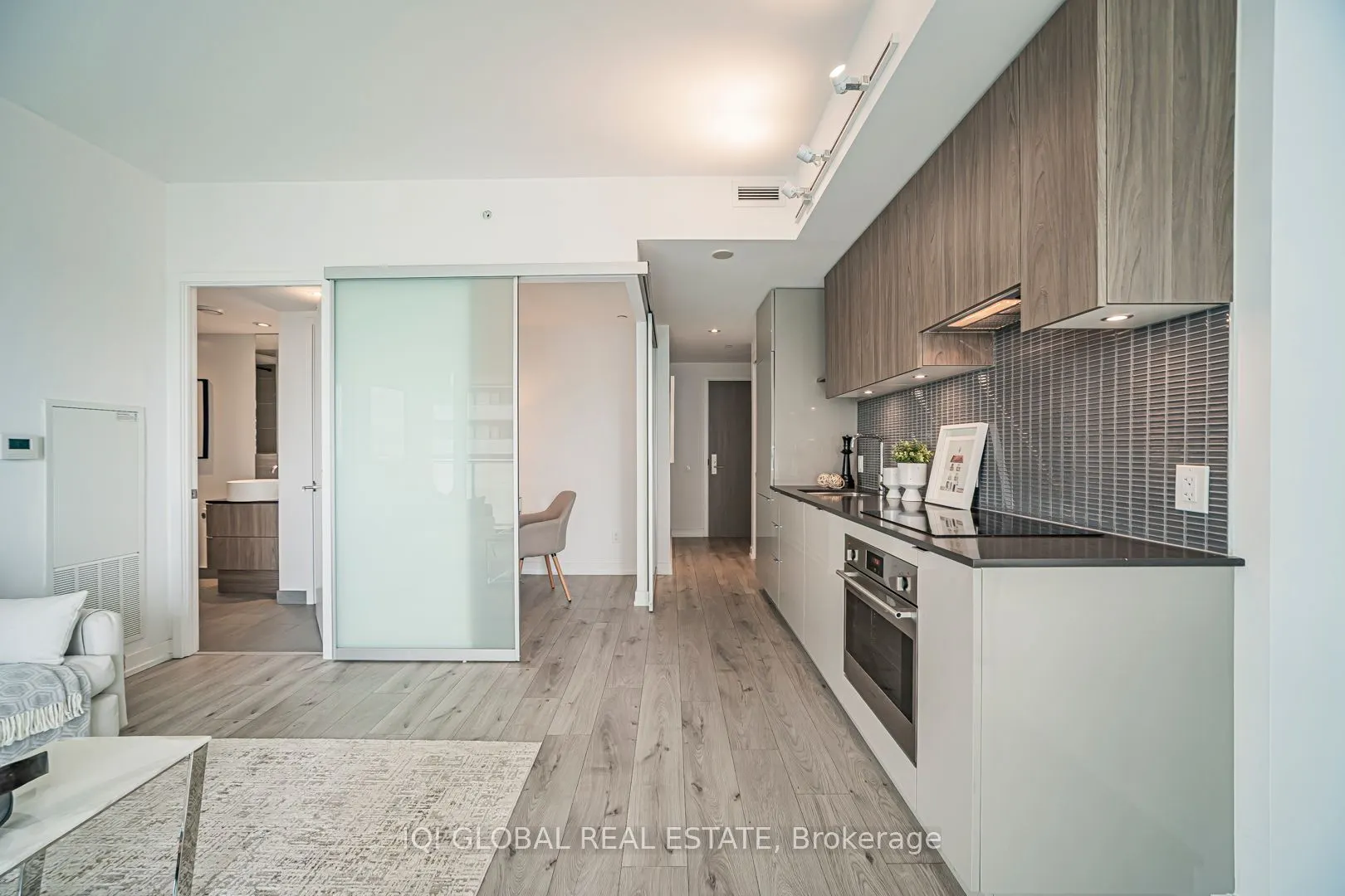 161 Roehampton Avenue, #2505
