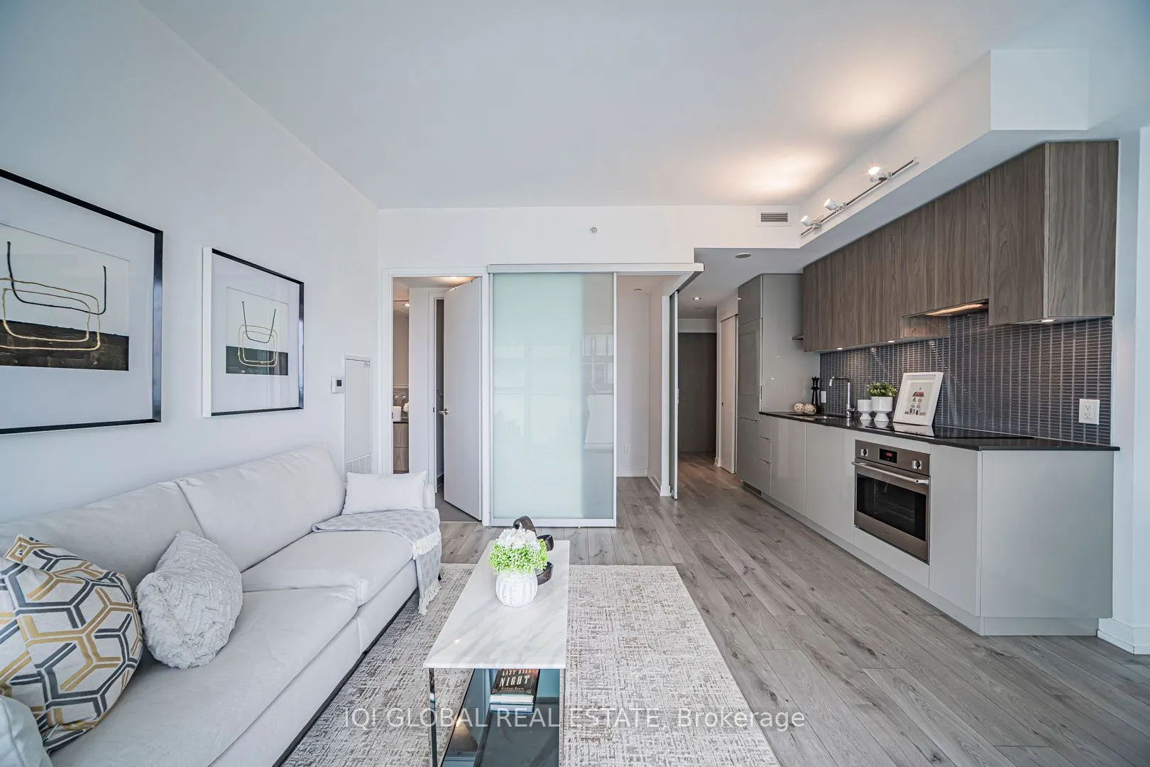 161 Roehampton Avenue, #2505