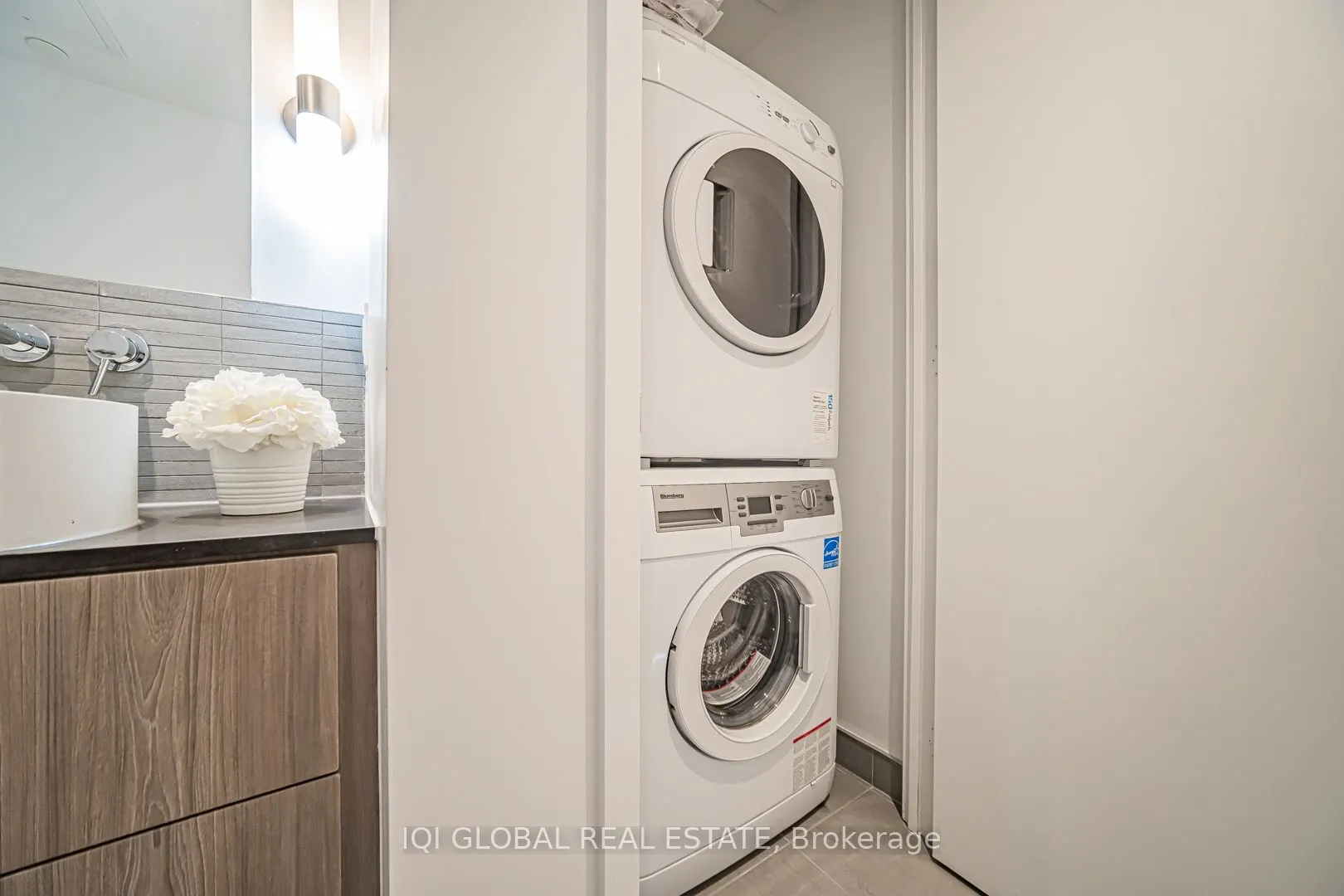 161 Roehampton Avenue, #2505