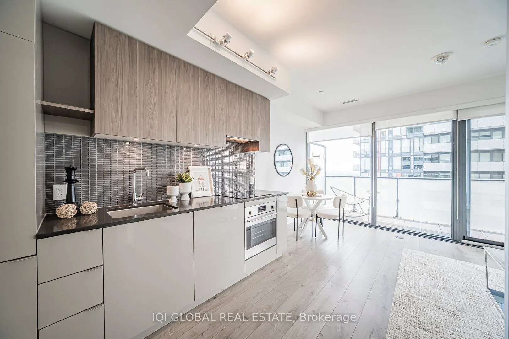 161 Roehampton Avenue, #2505