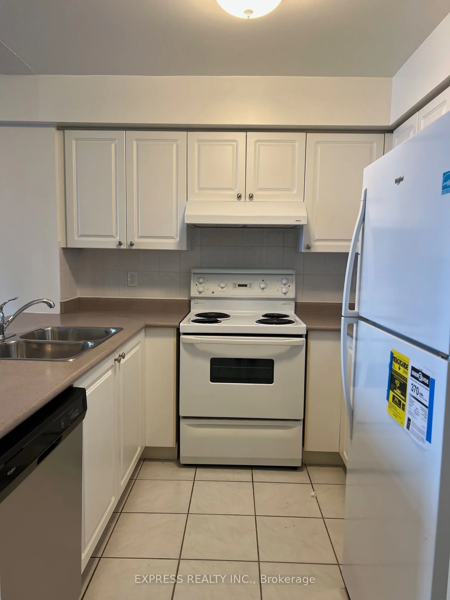 8 Hillcrest Avenue, #1918