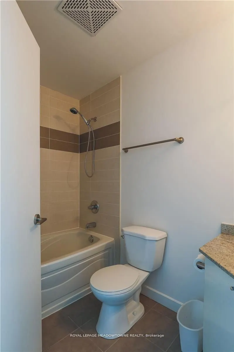 18 Harbour Street, #1805