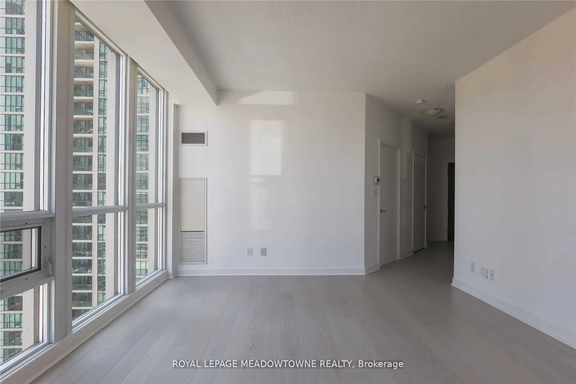 18 Harbour Street, #1805