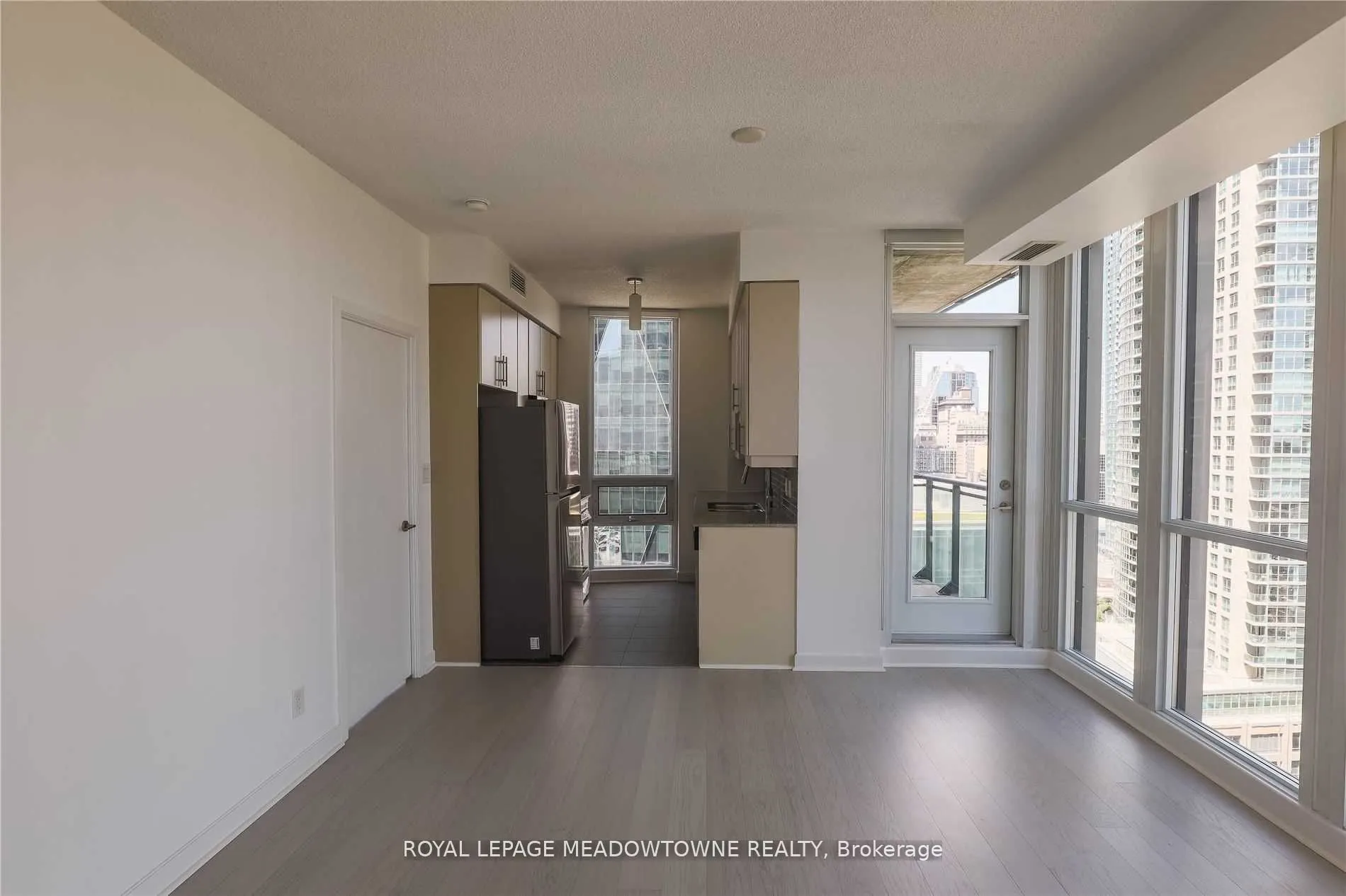 18 Harbour Street, #1805