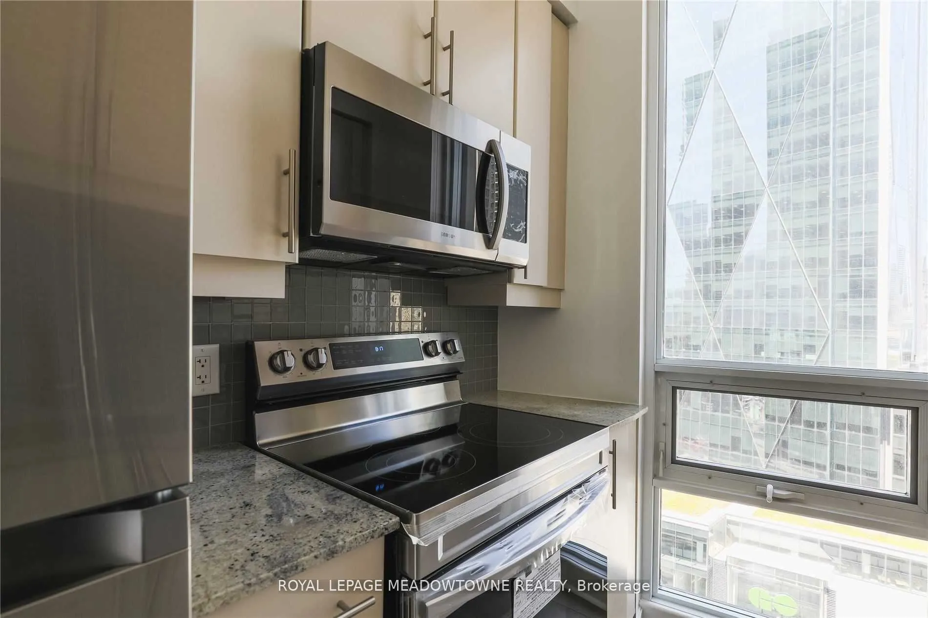 18 Harbour Street, #1805