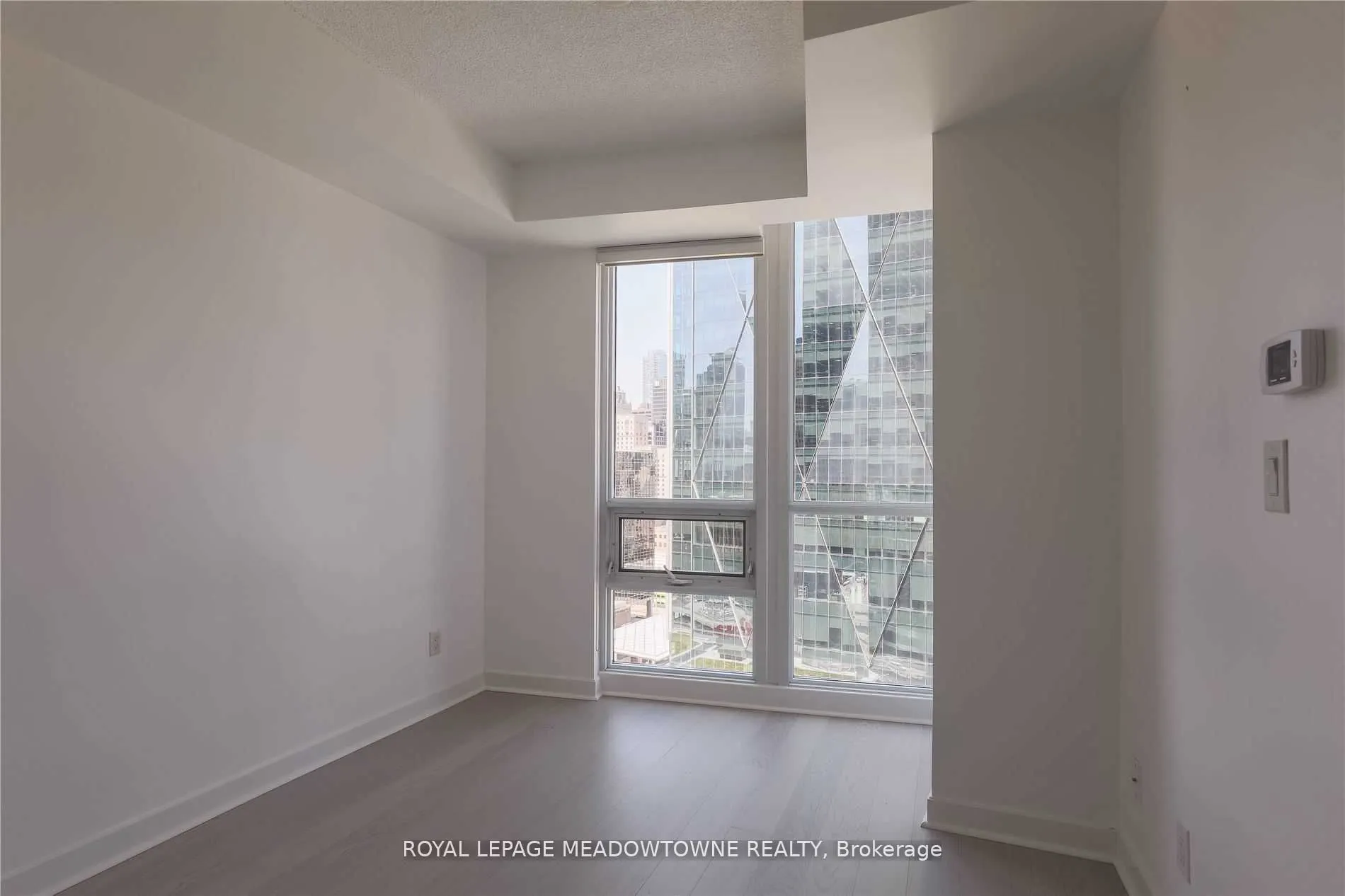 18 Harbour Street, #1805