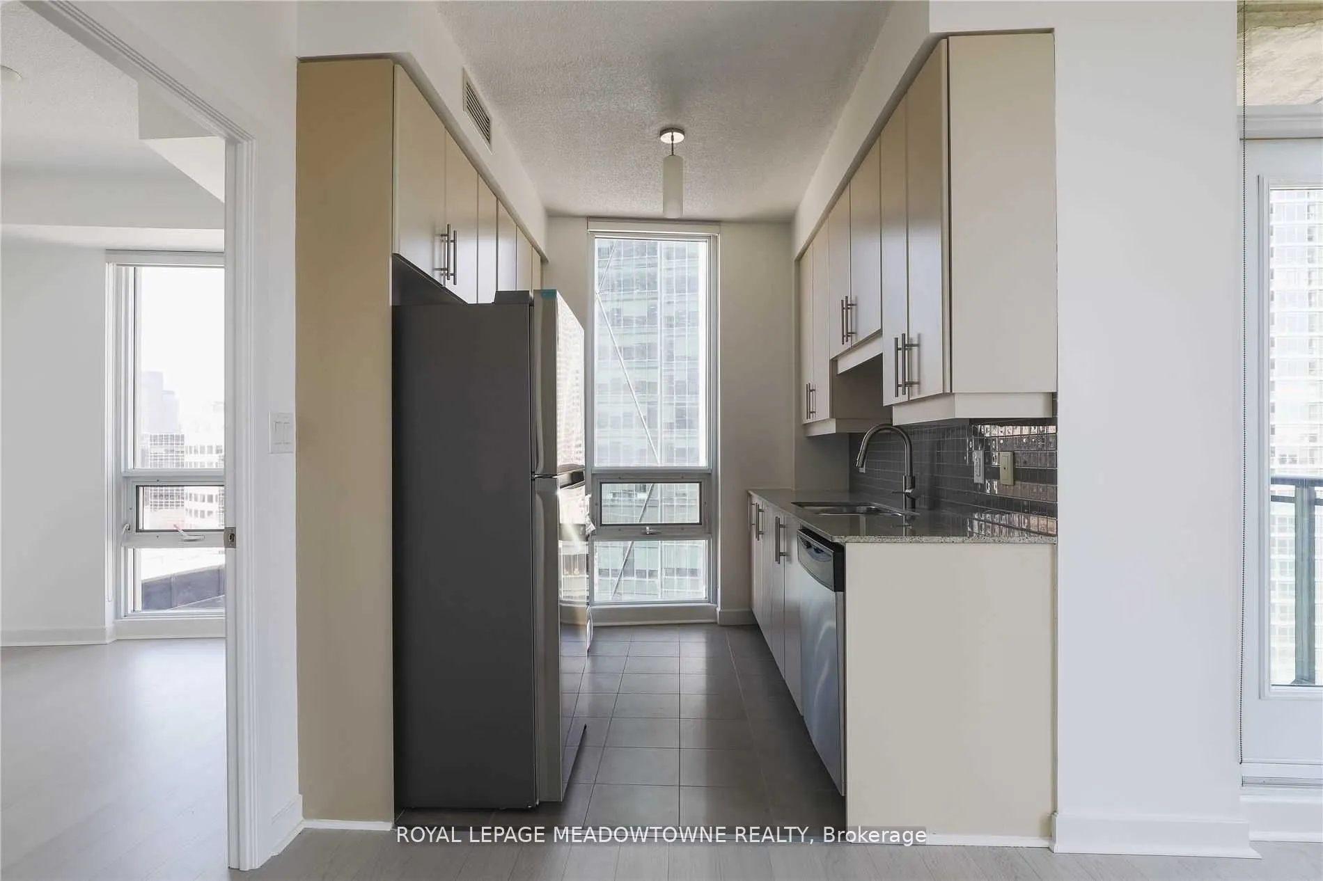 18 Harbour Street, #1805