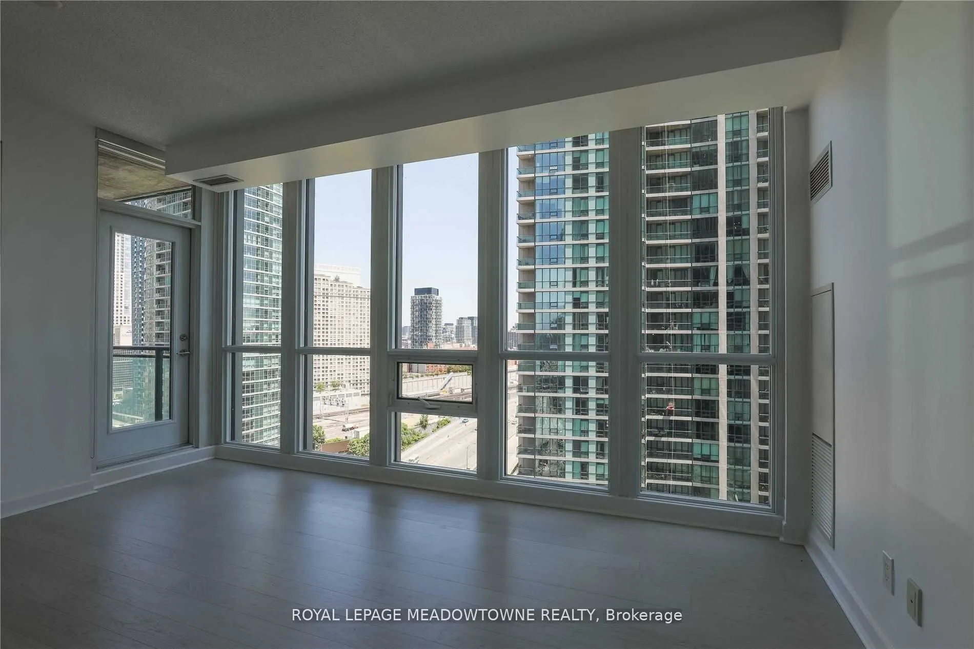 18 Harbour Street, #1805