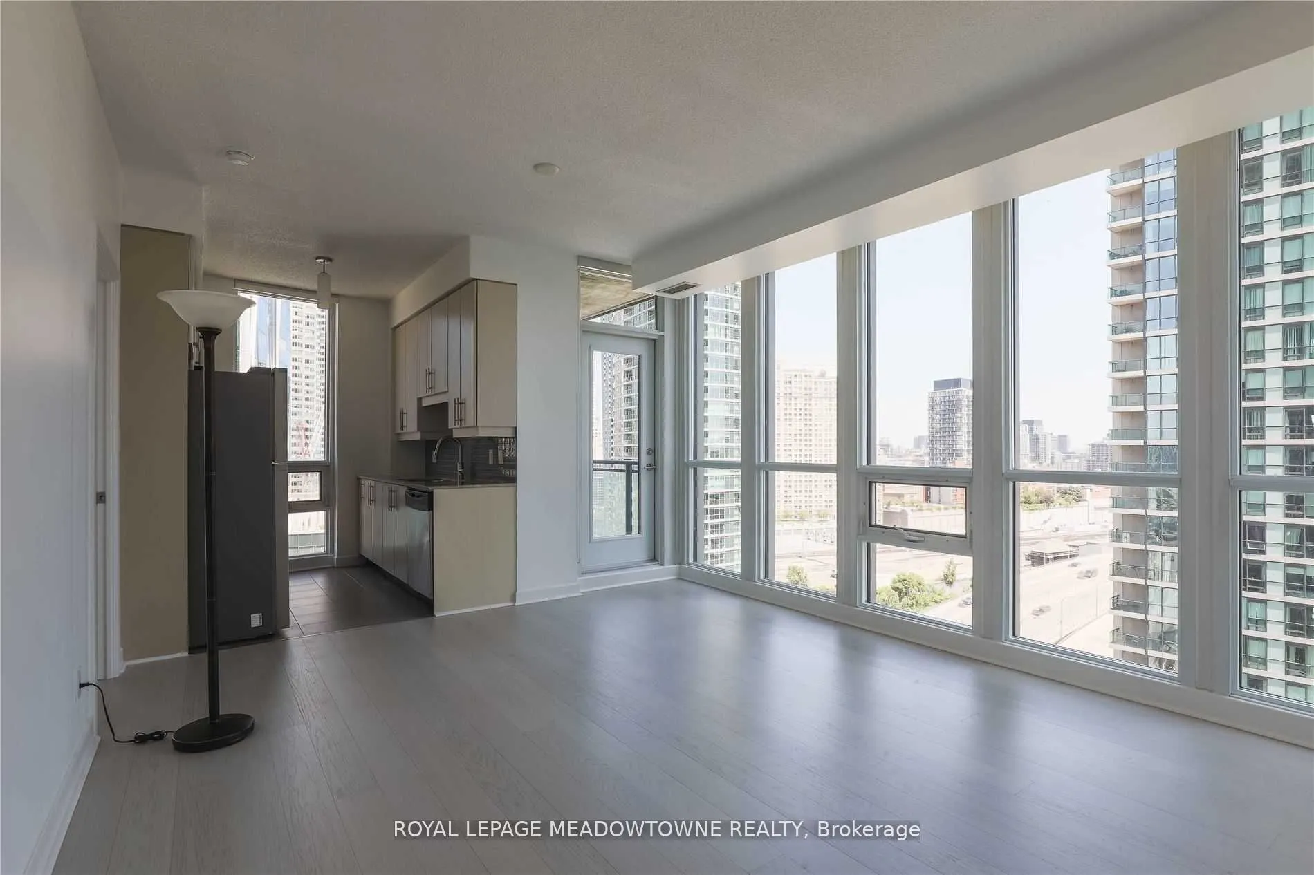 18 Harbour Street, #1805