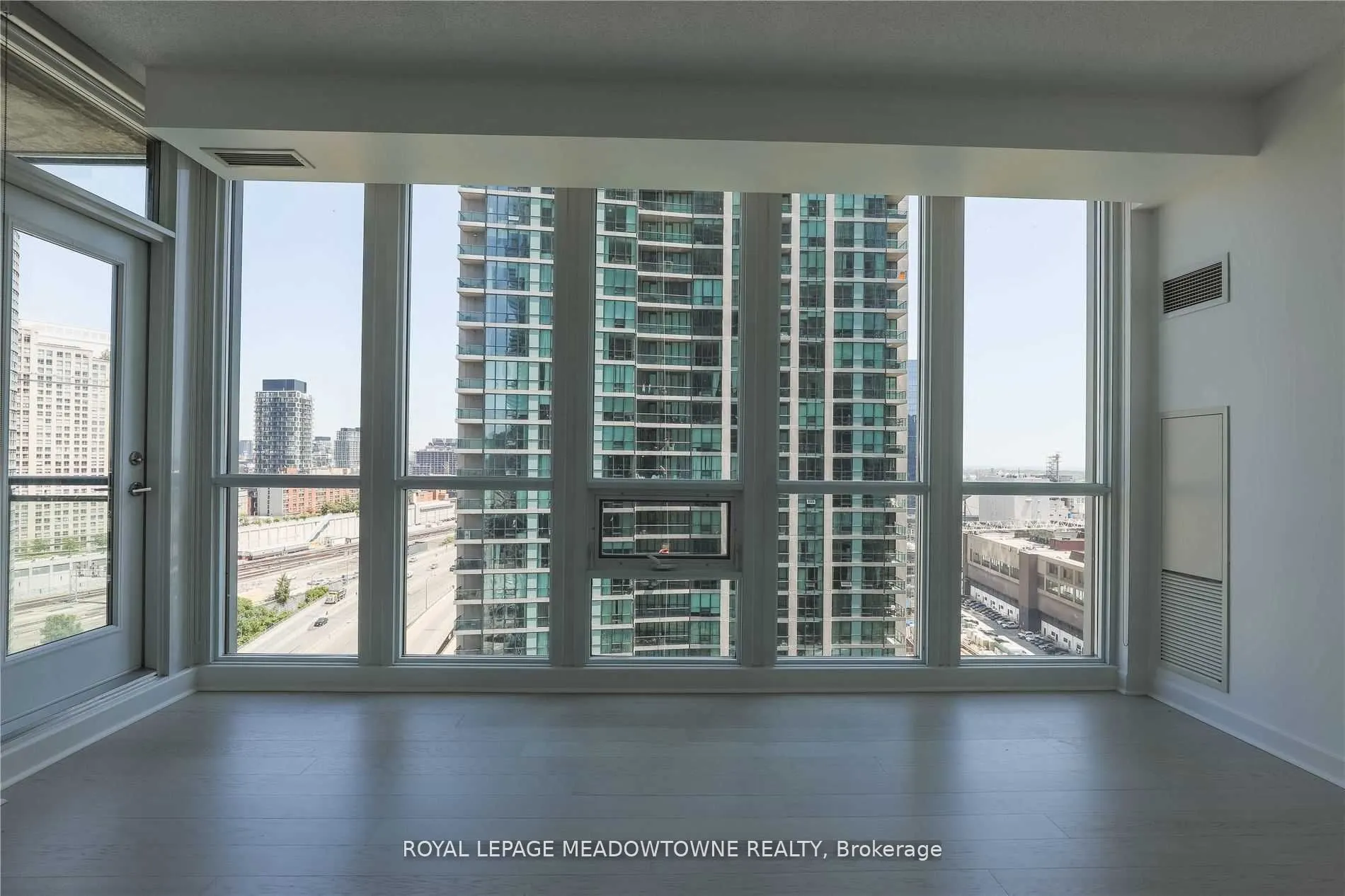 18 Harbour Street, #1805