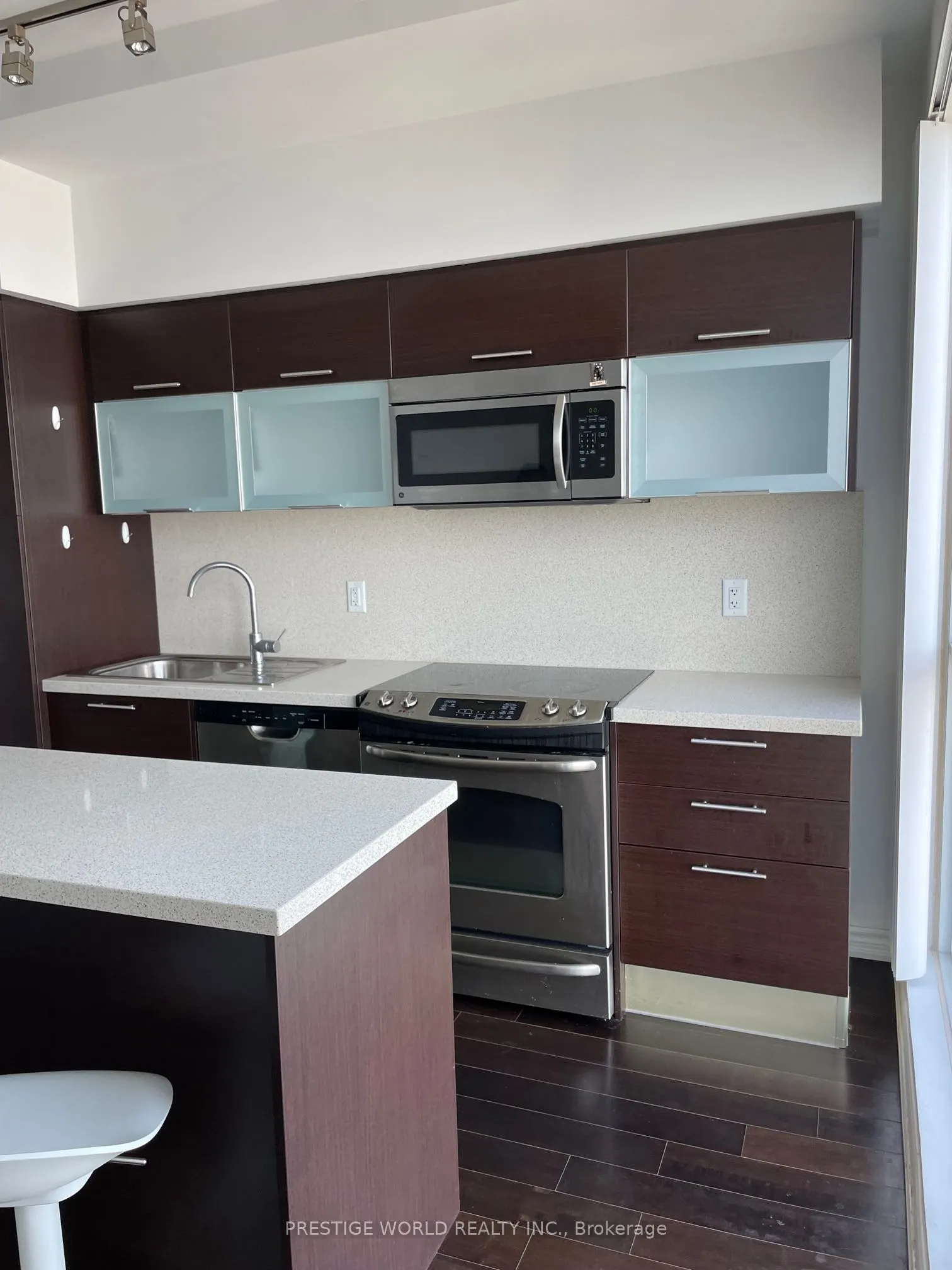 386 Yonge Street, #4814