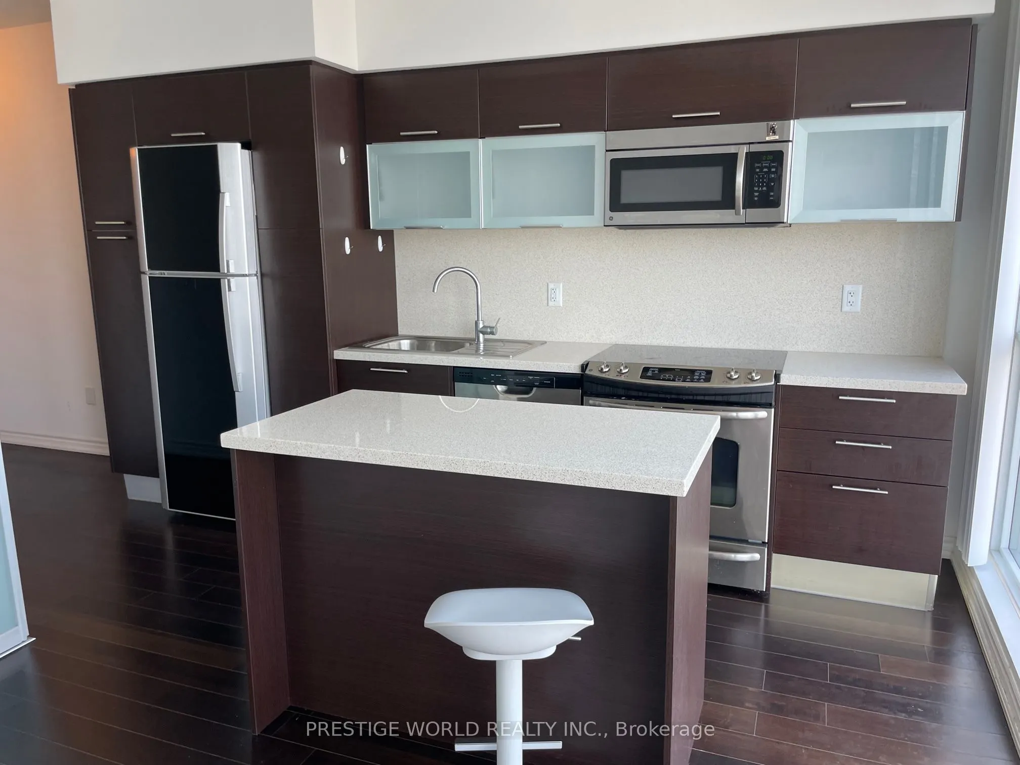 386 Yonge Street, #4814