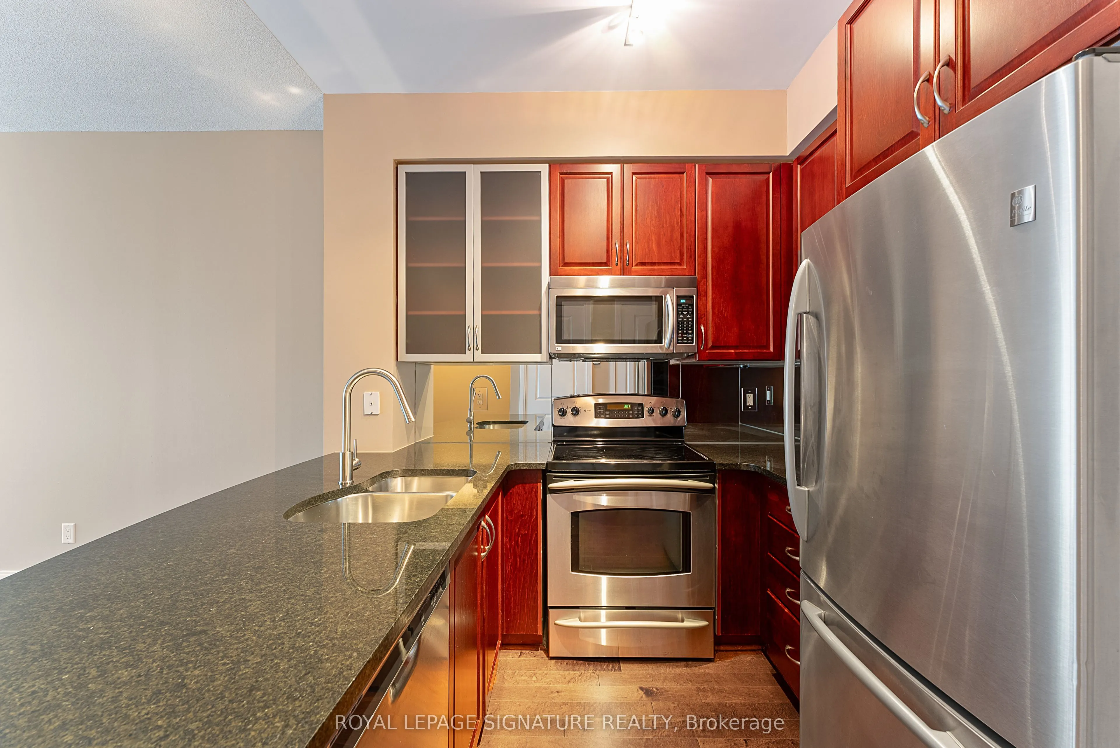 21 Scollard Street, #209