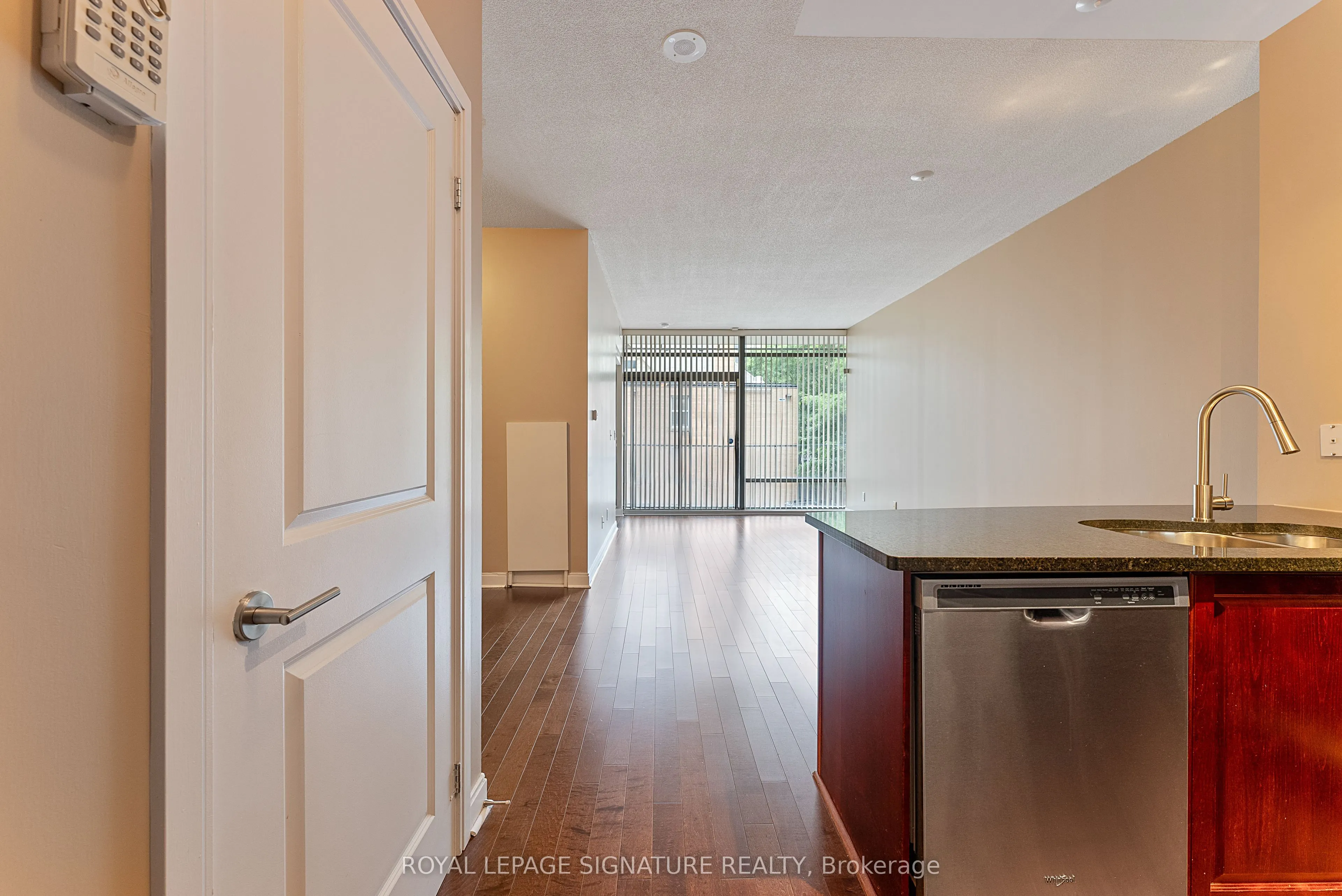 21 Scollard Street, #209