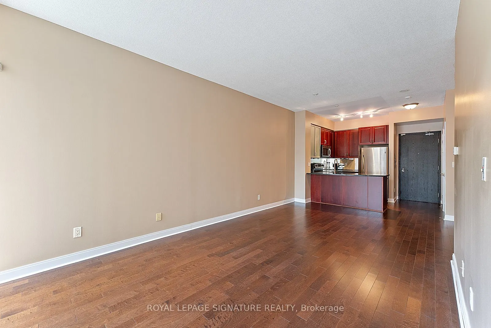 21 Scollard Street, #209