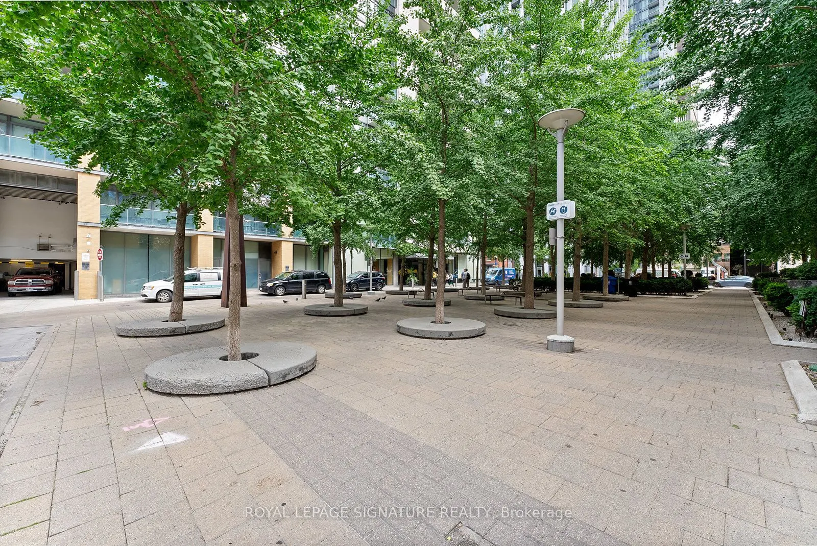 21 Scollard Street, #209