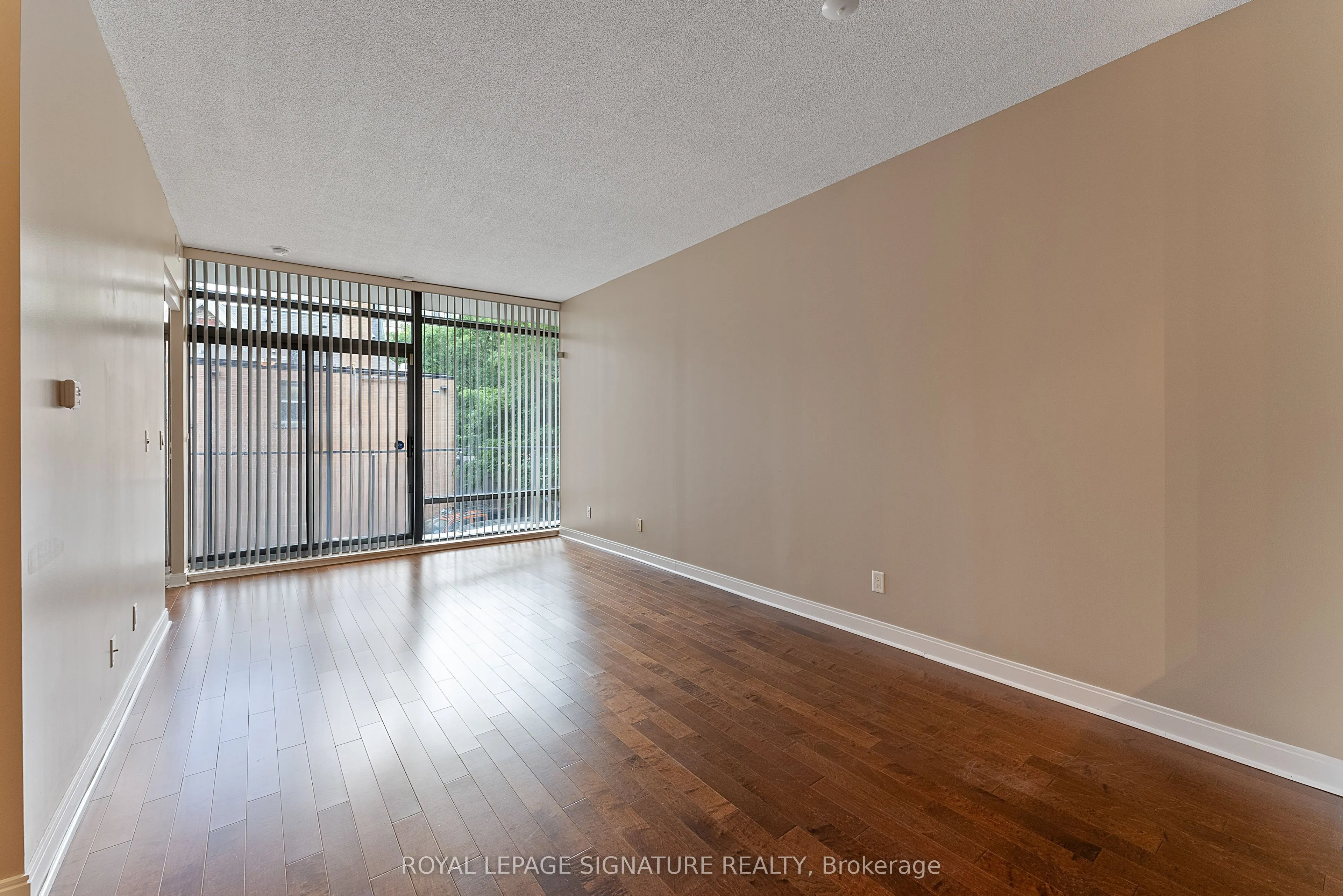 21 Scollard Street, #209