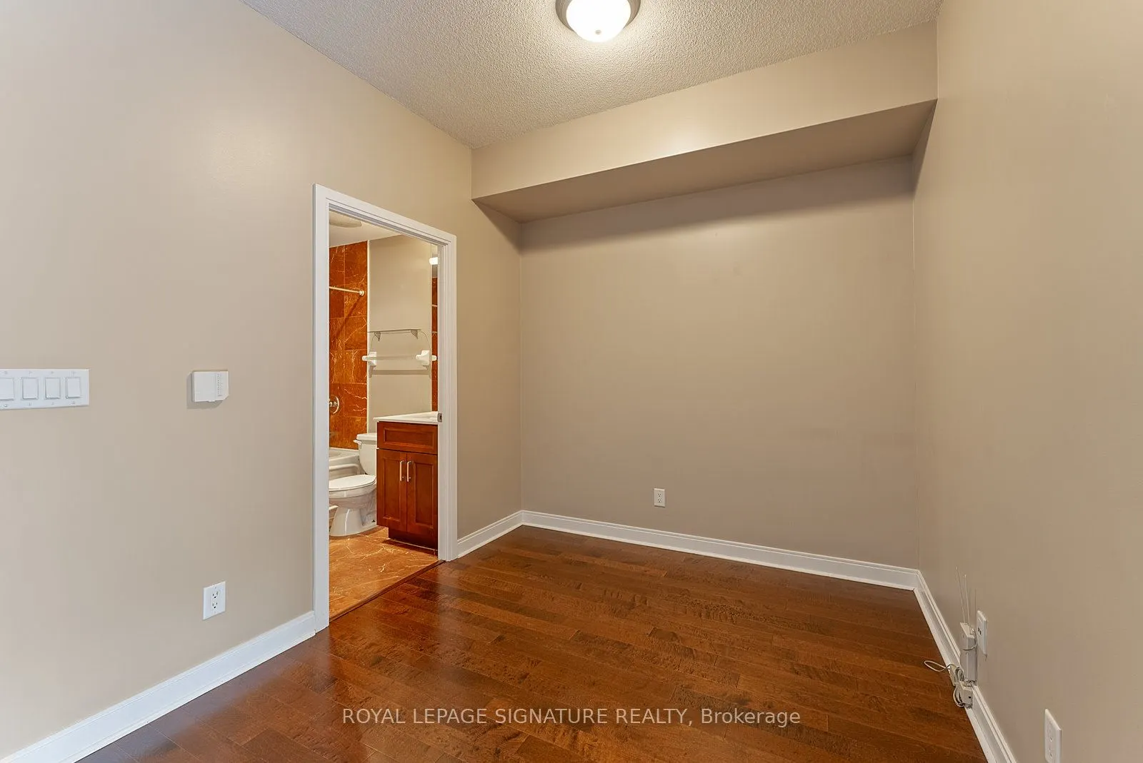 21 Scollard Street, #209