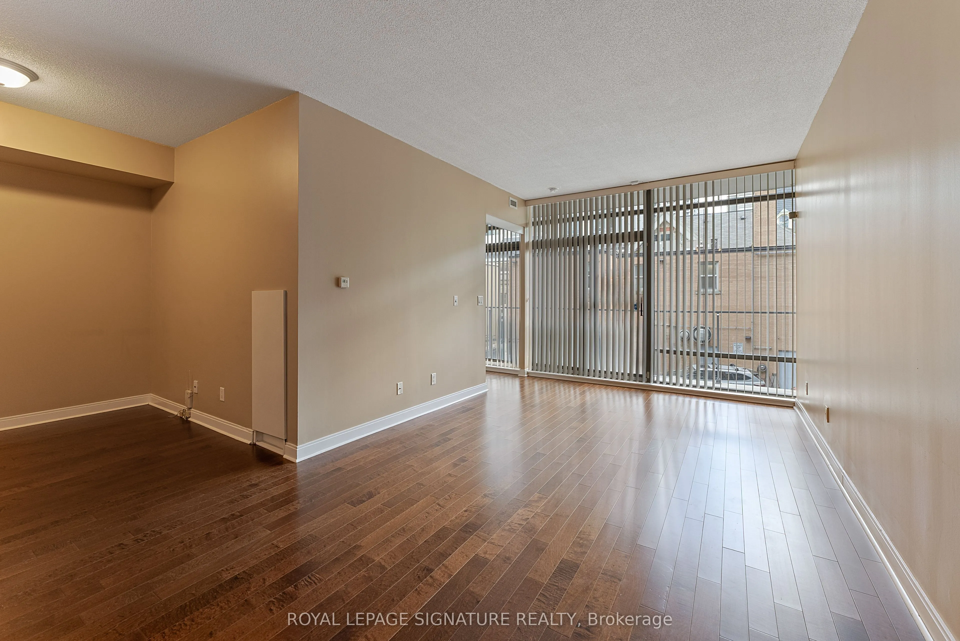 21 Scollard Street, #209