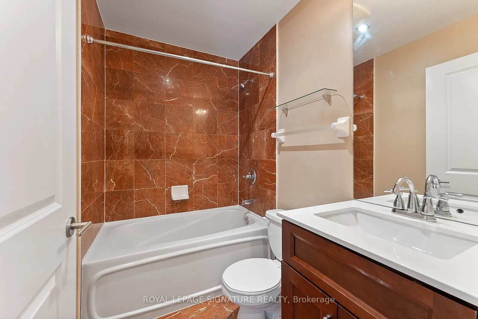 21 Scollard Street, #209
