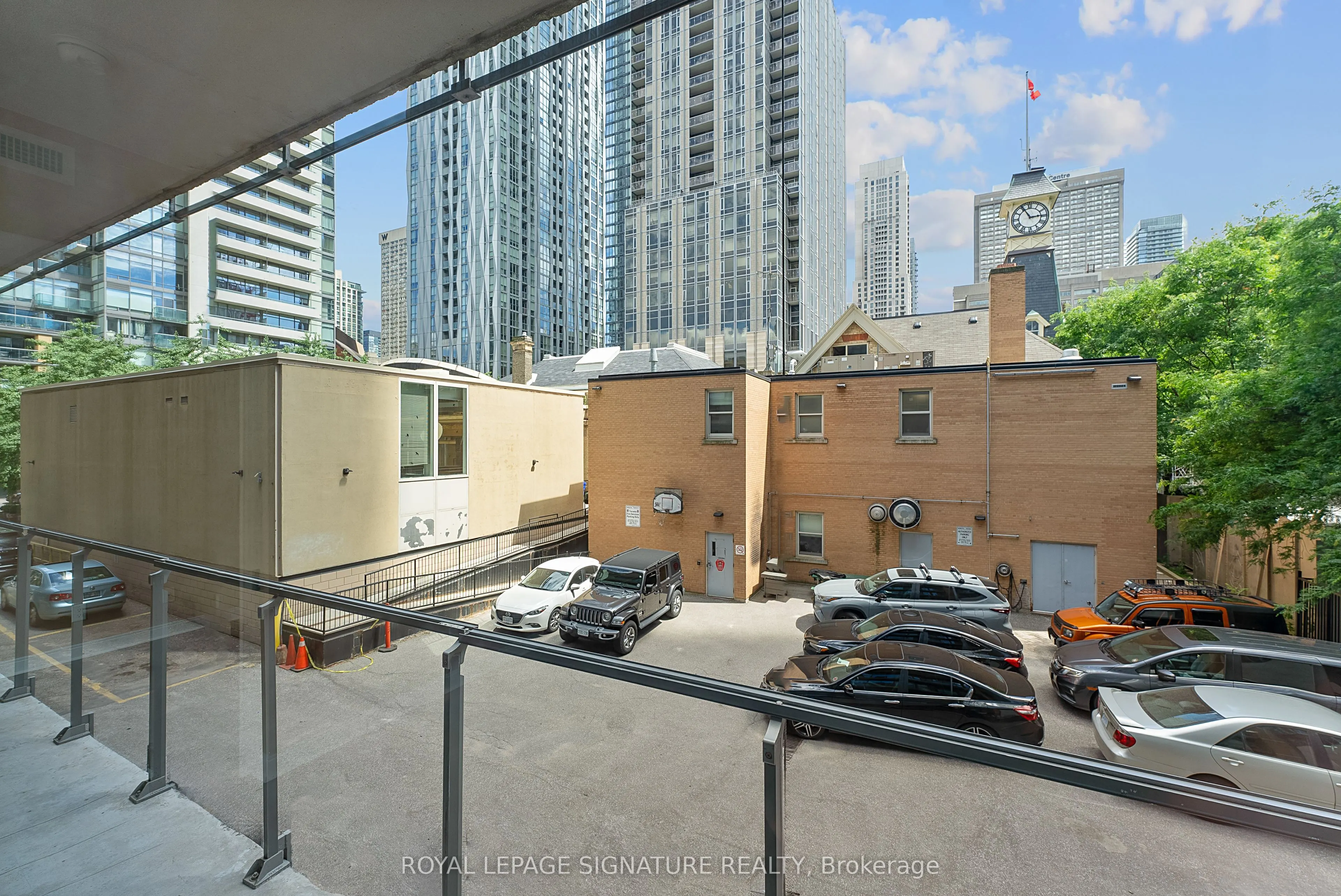 21 Scollard Street, #209