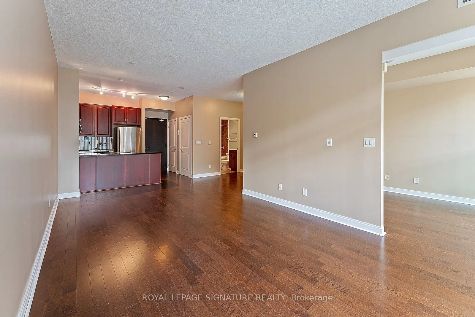 21 Scollard Street, #209