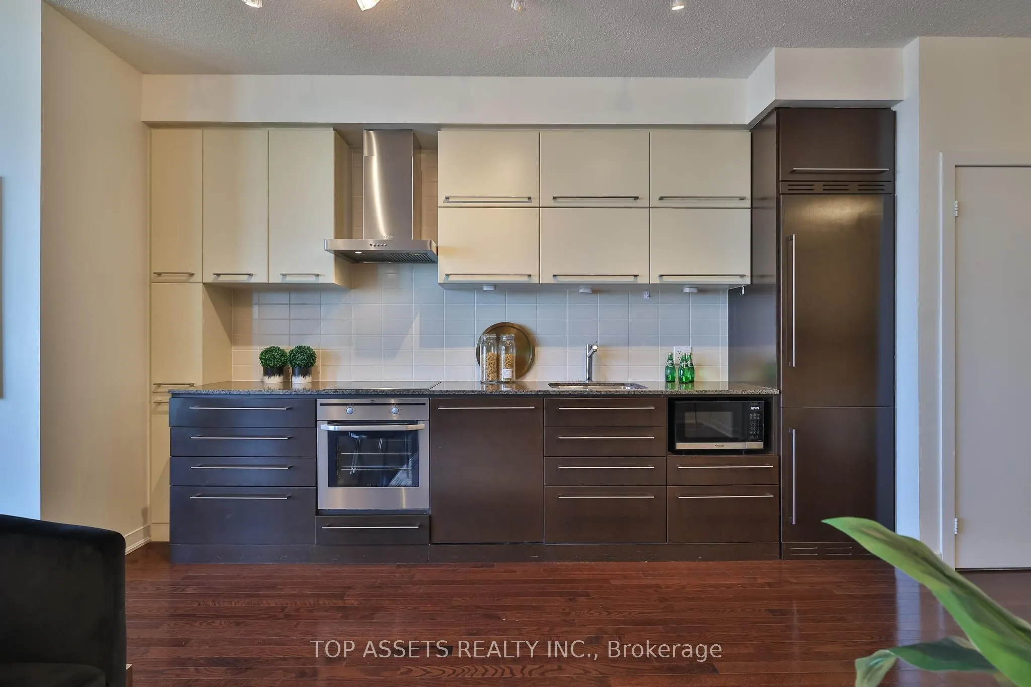 770 Bay Street, #1613