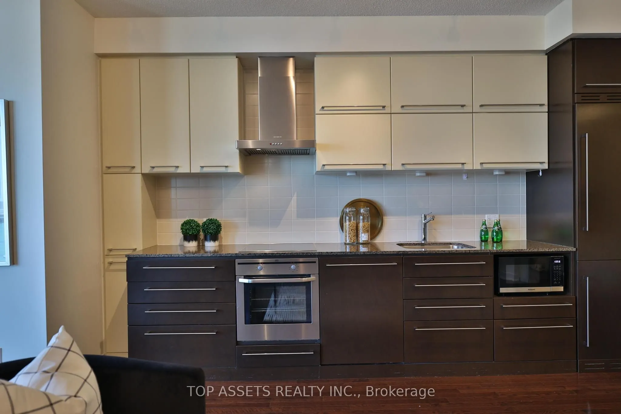 770 Bay Street, #1613