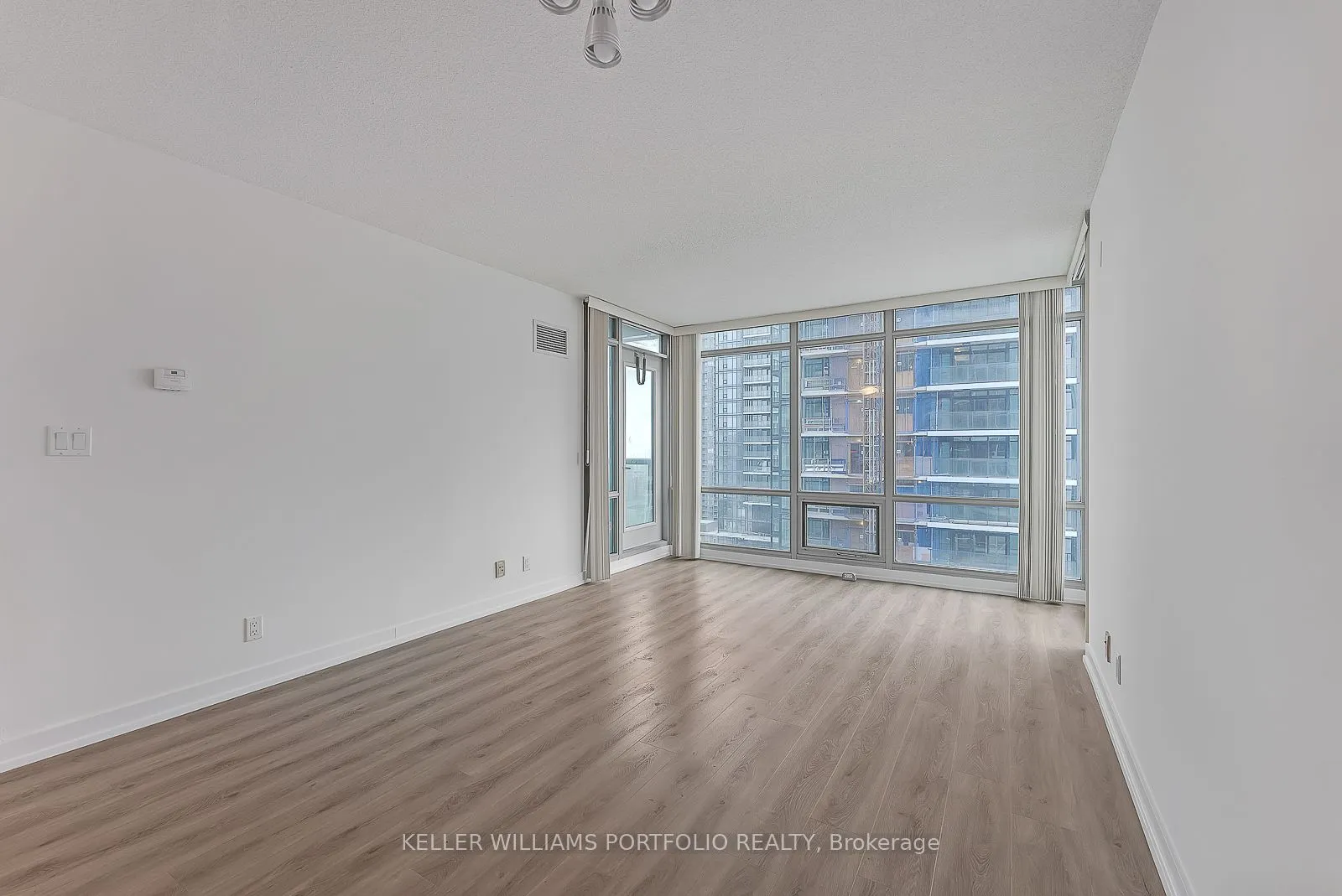 81 Navy Wharf Court, #2309