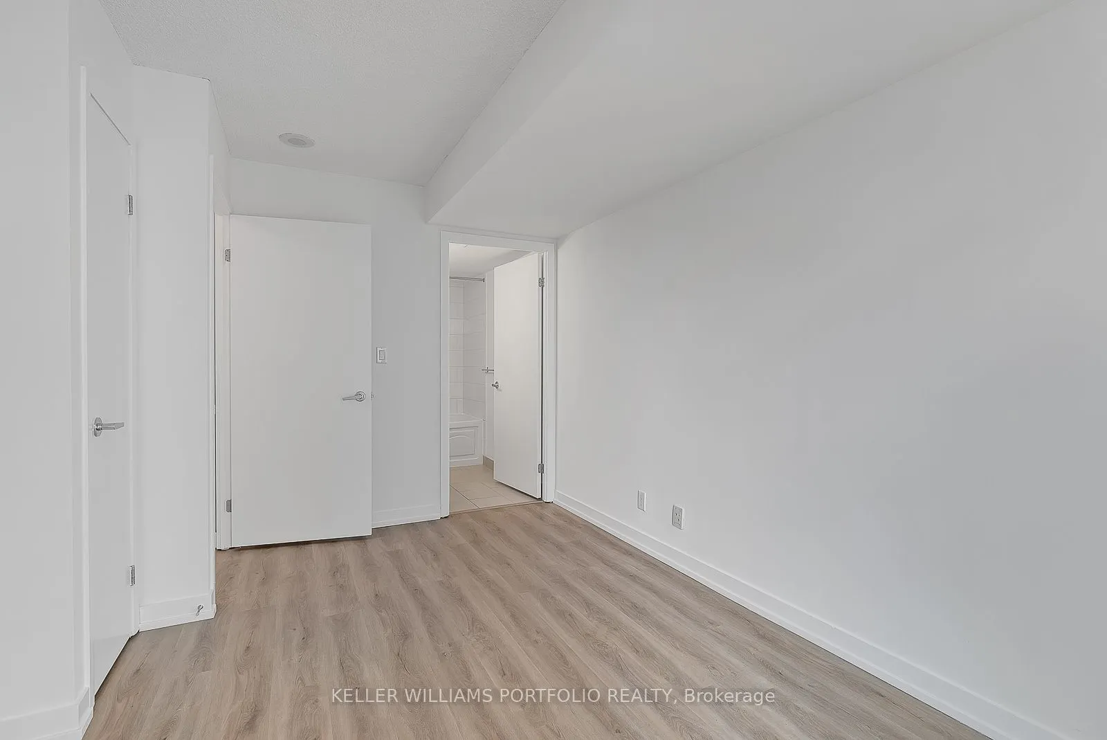 81 Navy Wharf Court, #2309