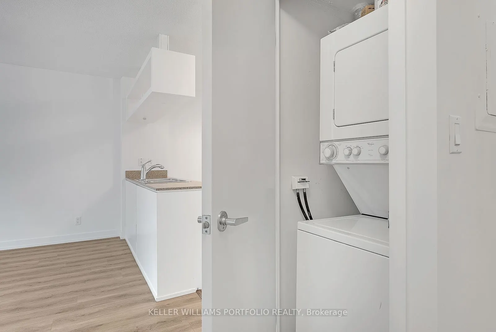 81 Navy Wharf Court, #2309