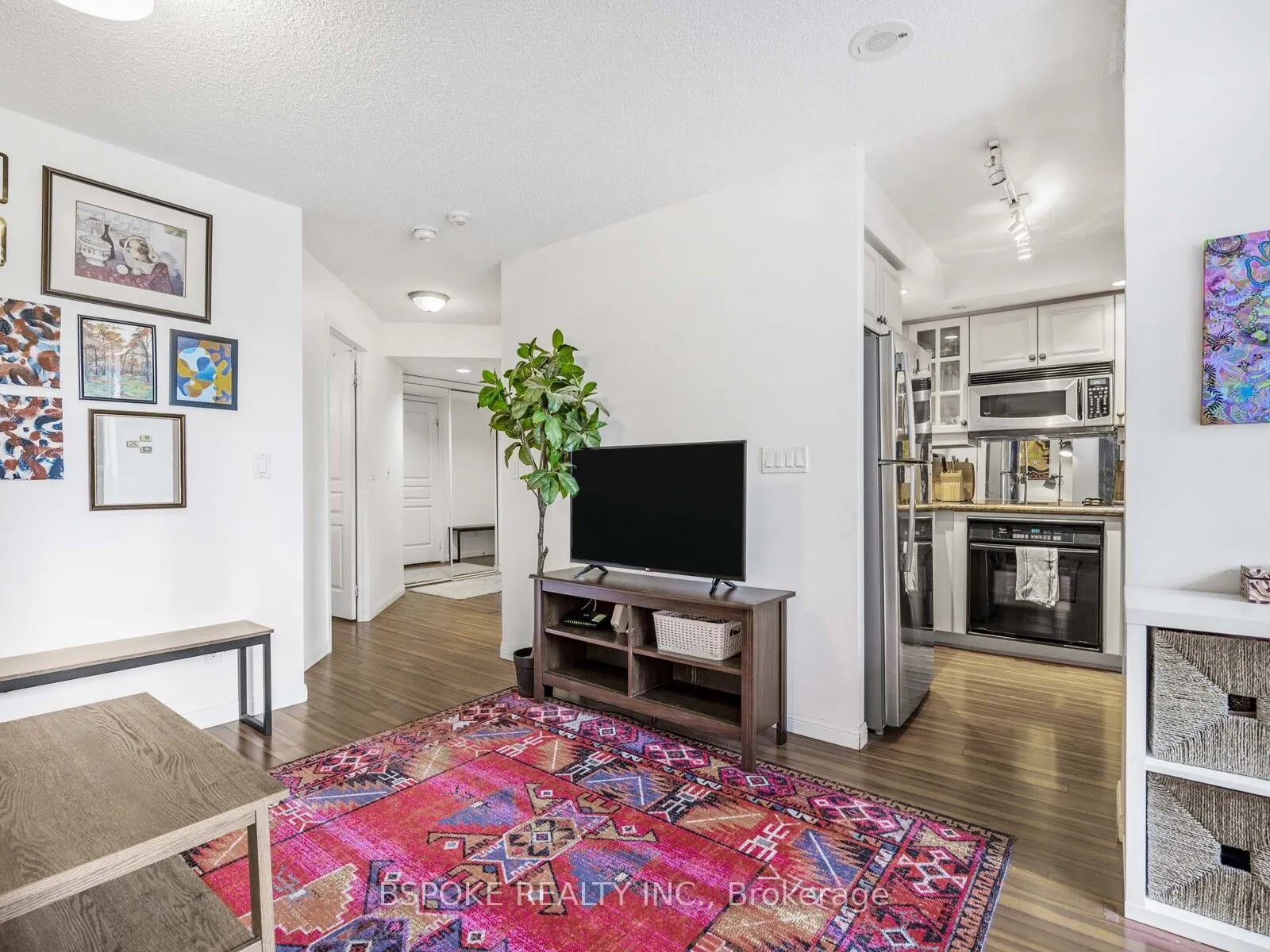 140 Simcoe Street, #304