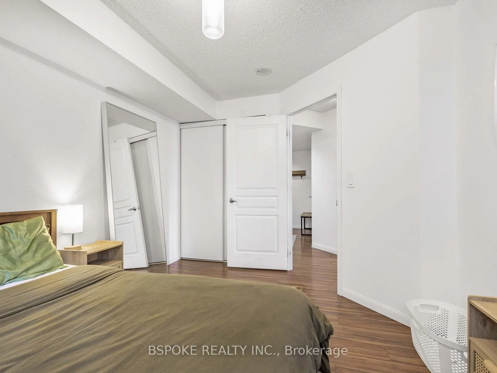 140 Simcoe Street, #304