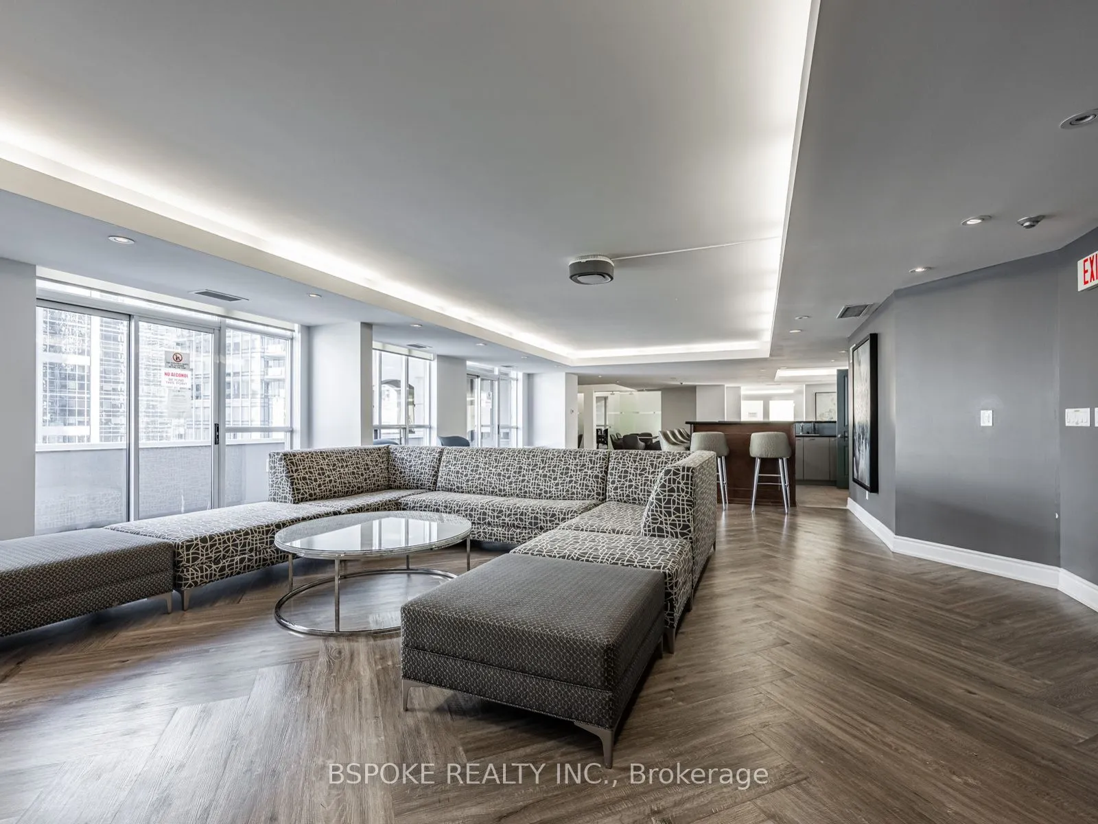 140 Simcoe Street, #304