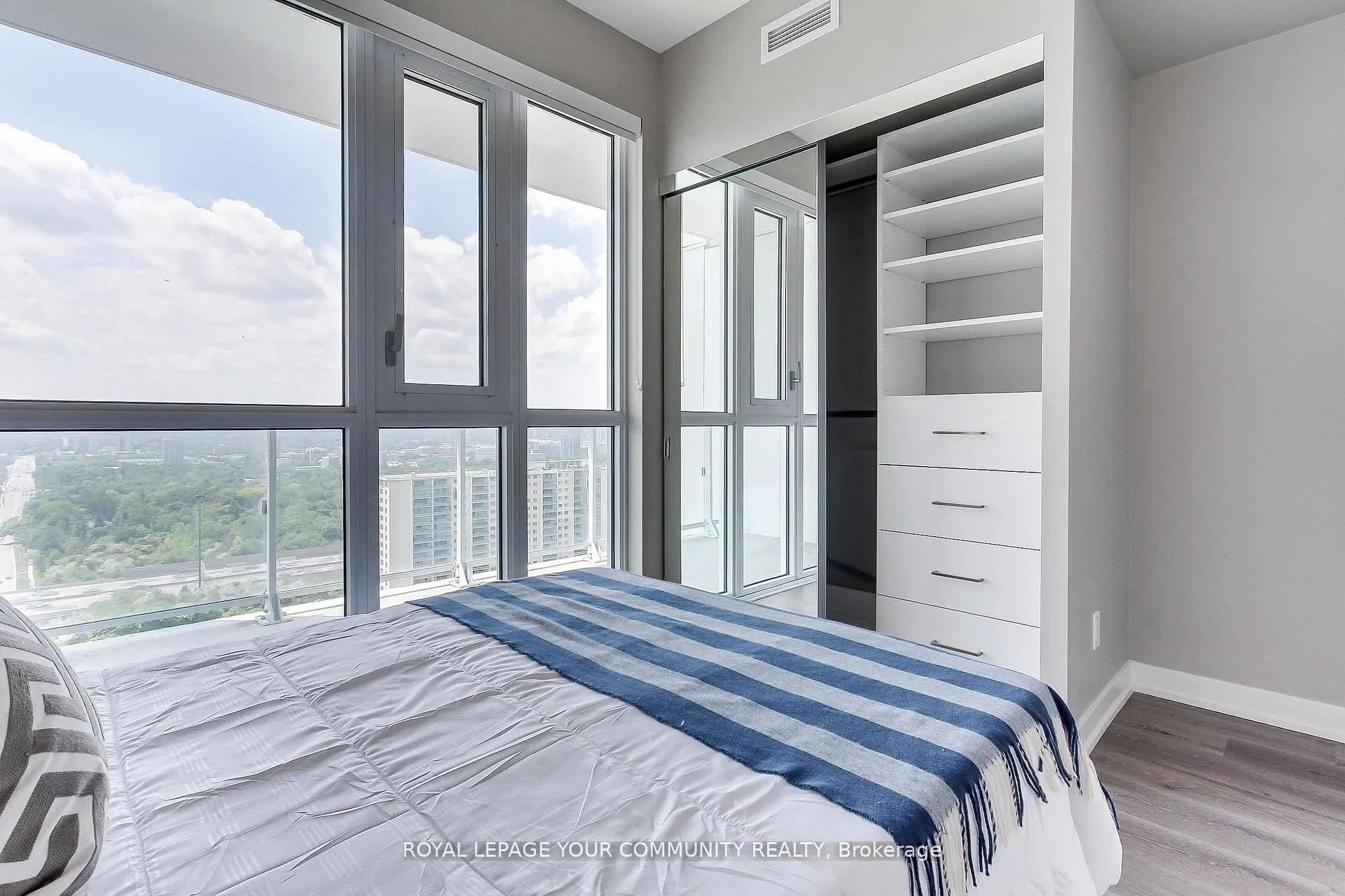 10 Deerlick Court, #2104