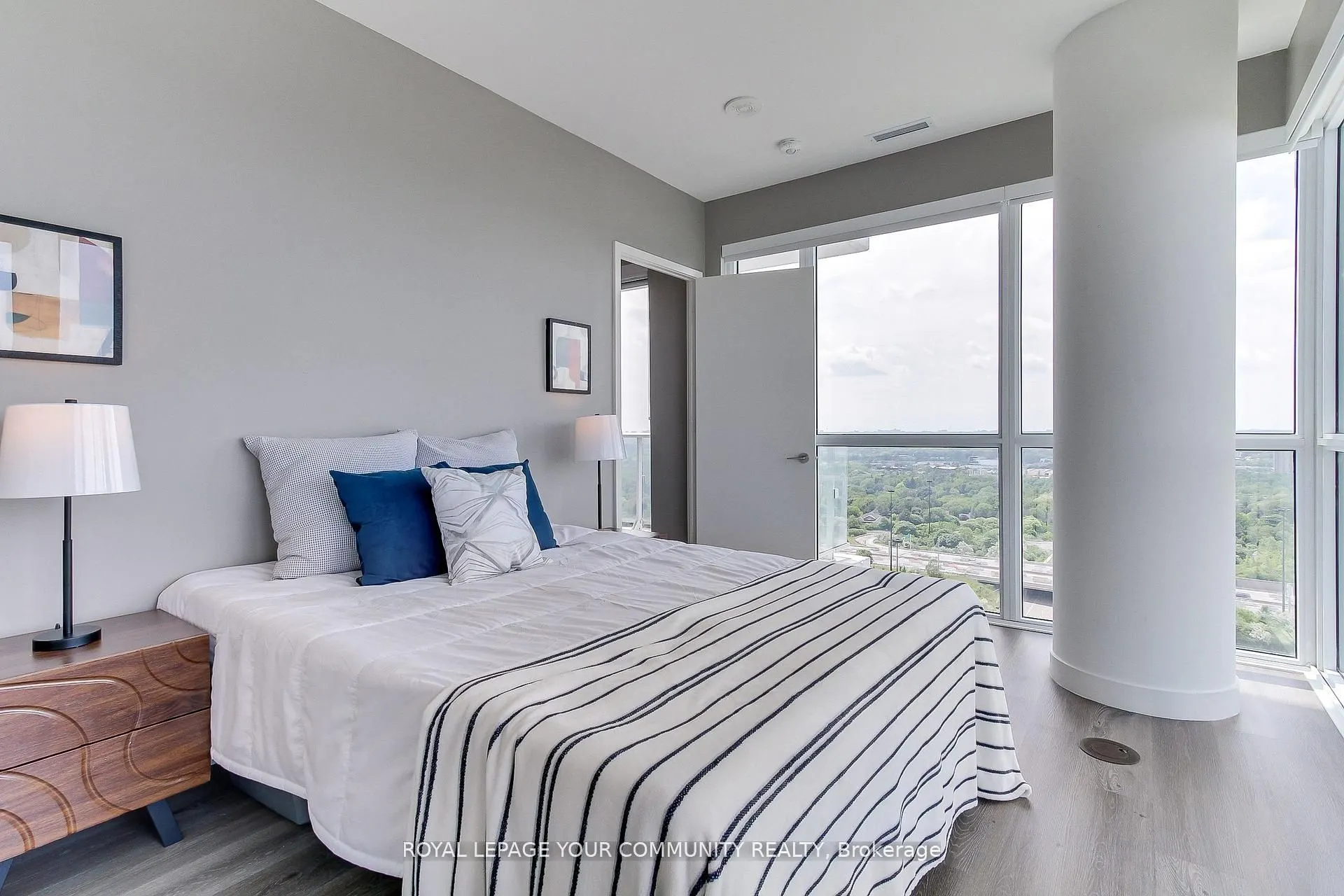 10 Deerlick Court, #2104