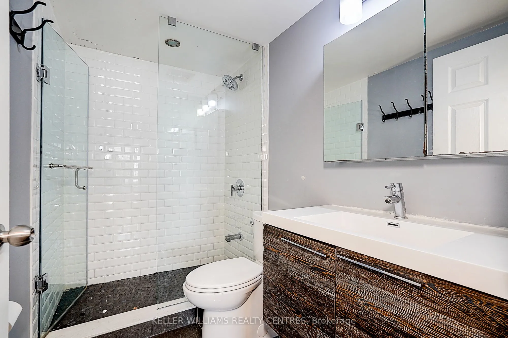 7 Bishop Avenue, #1511