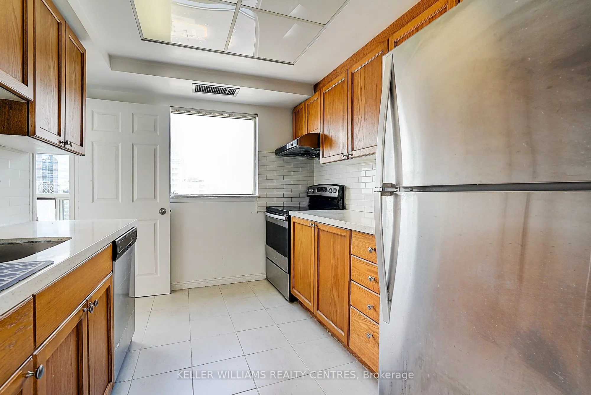 7 Bishop Avenue, #1511