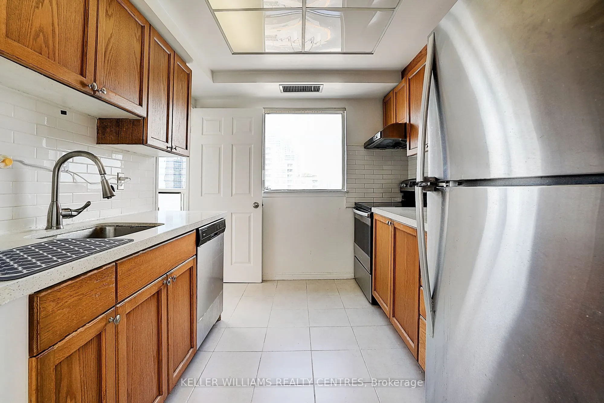 7 Bishop Avenue, #1511