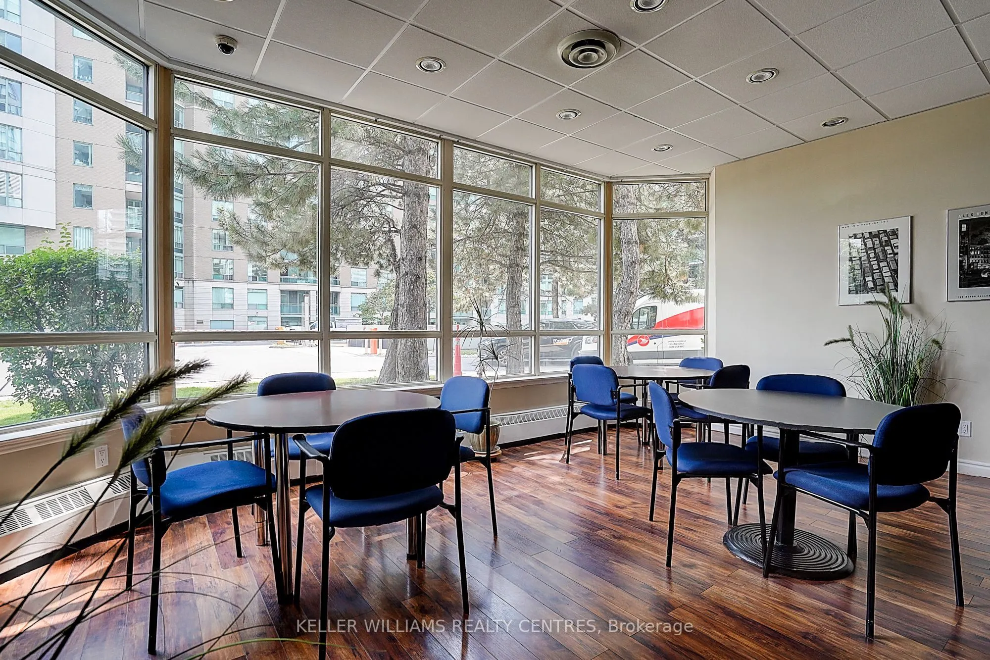 7 Bishop Avenue, #1511