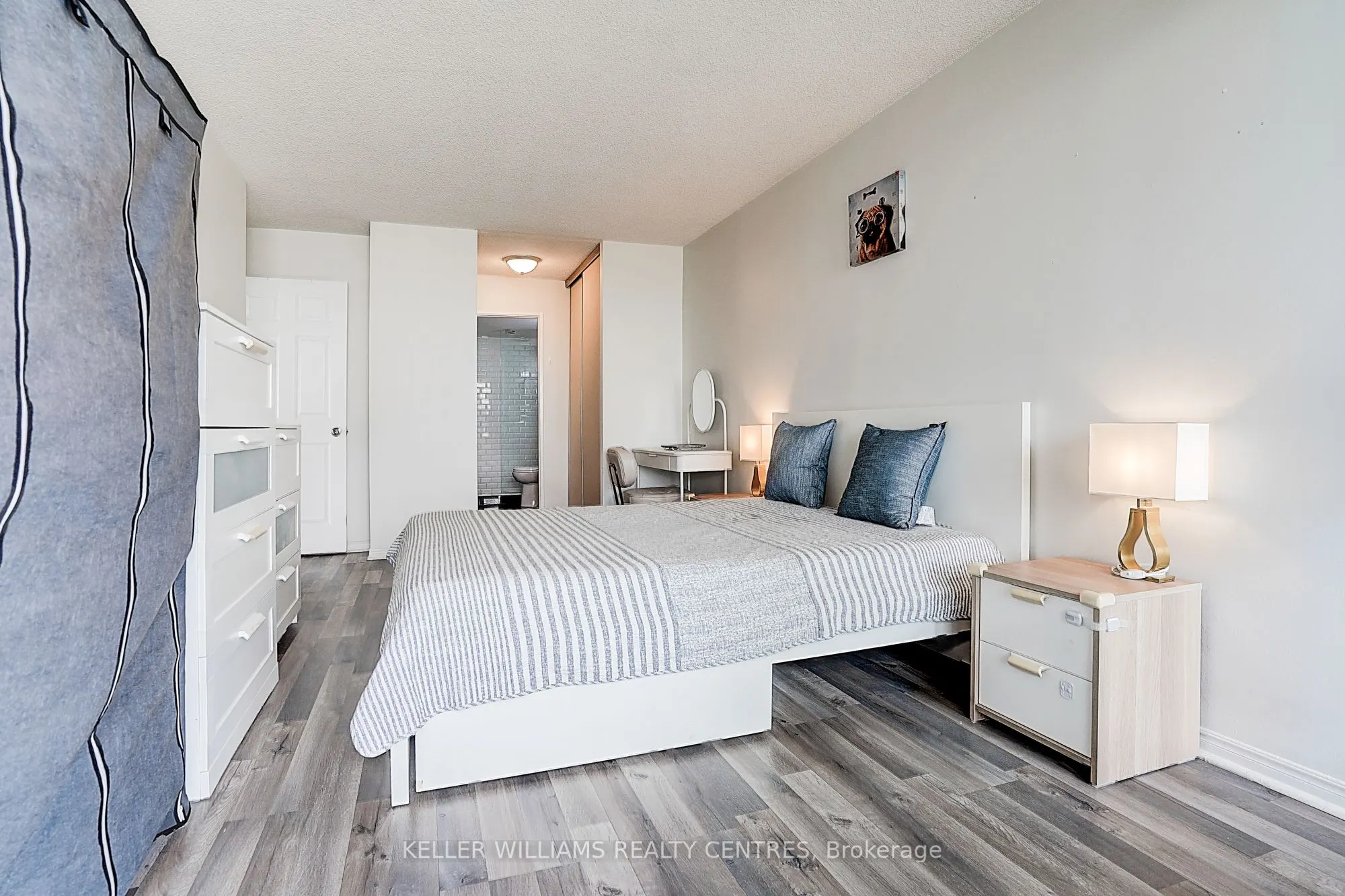 7 Bishop Avenue, #1511
